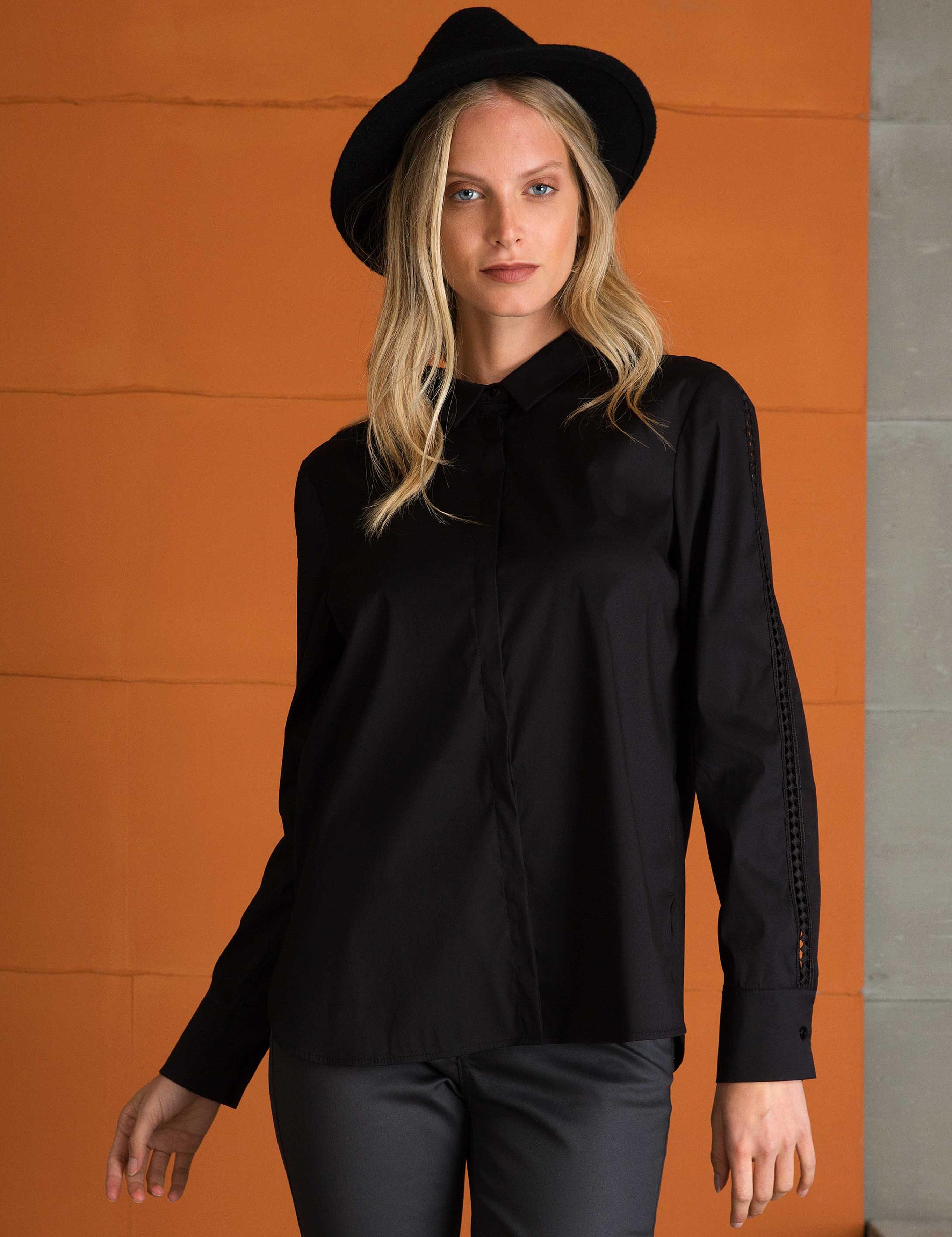 Siyah Dokuma Gömlek