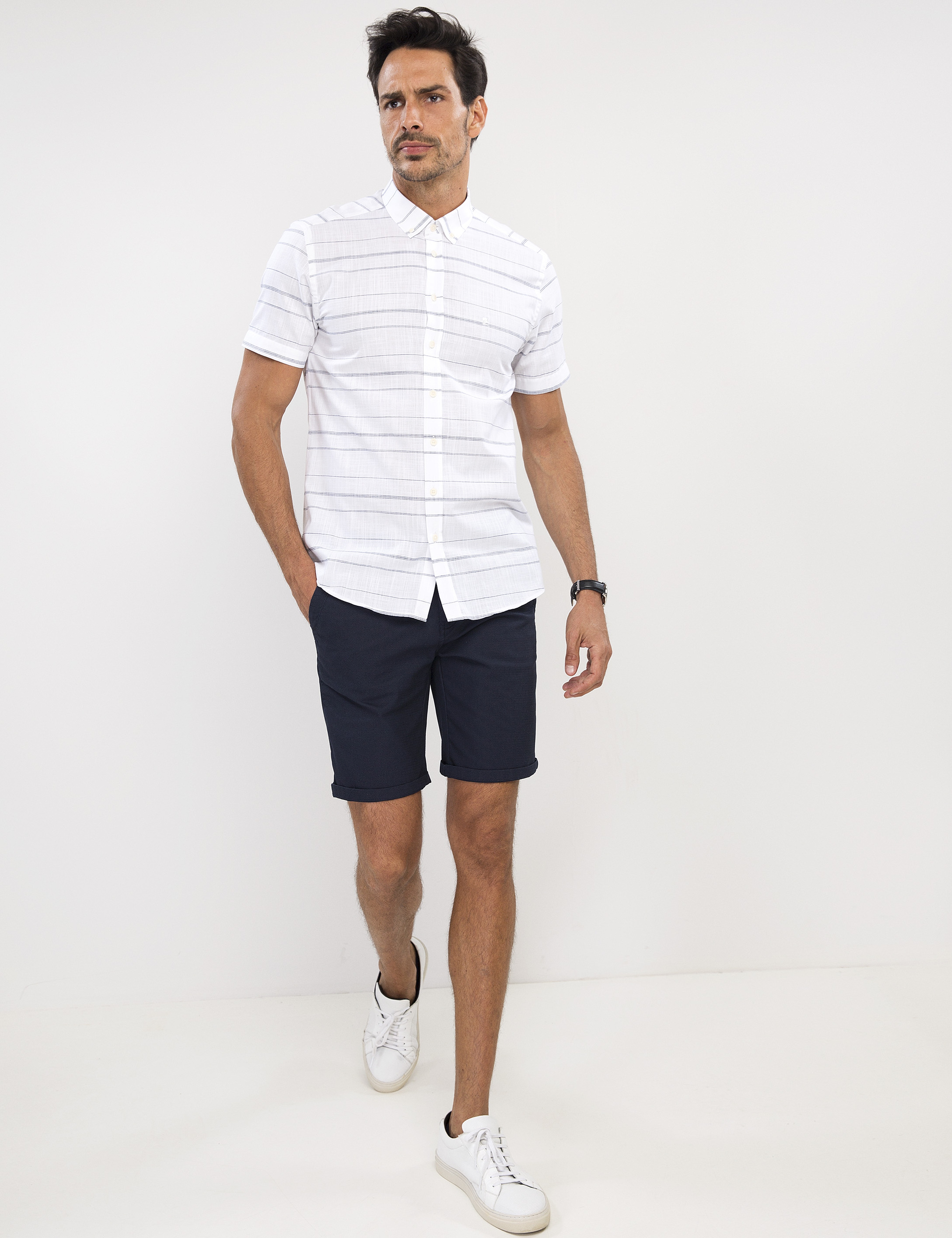 Beyaz Slim Fit Kısa Kollu Gömlek - Image 1
