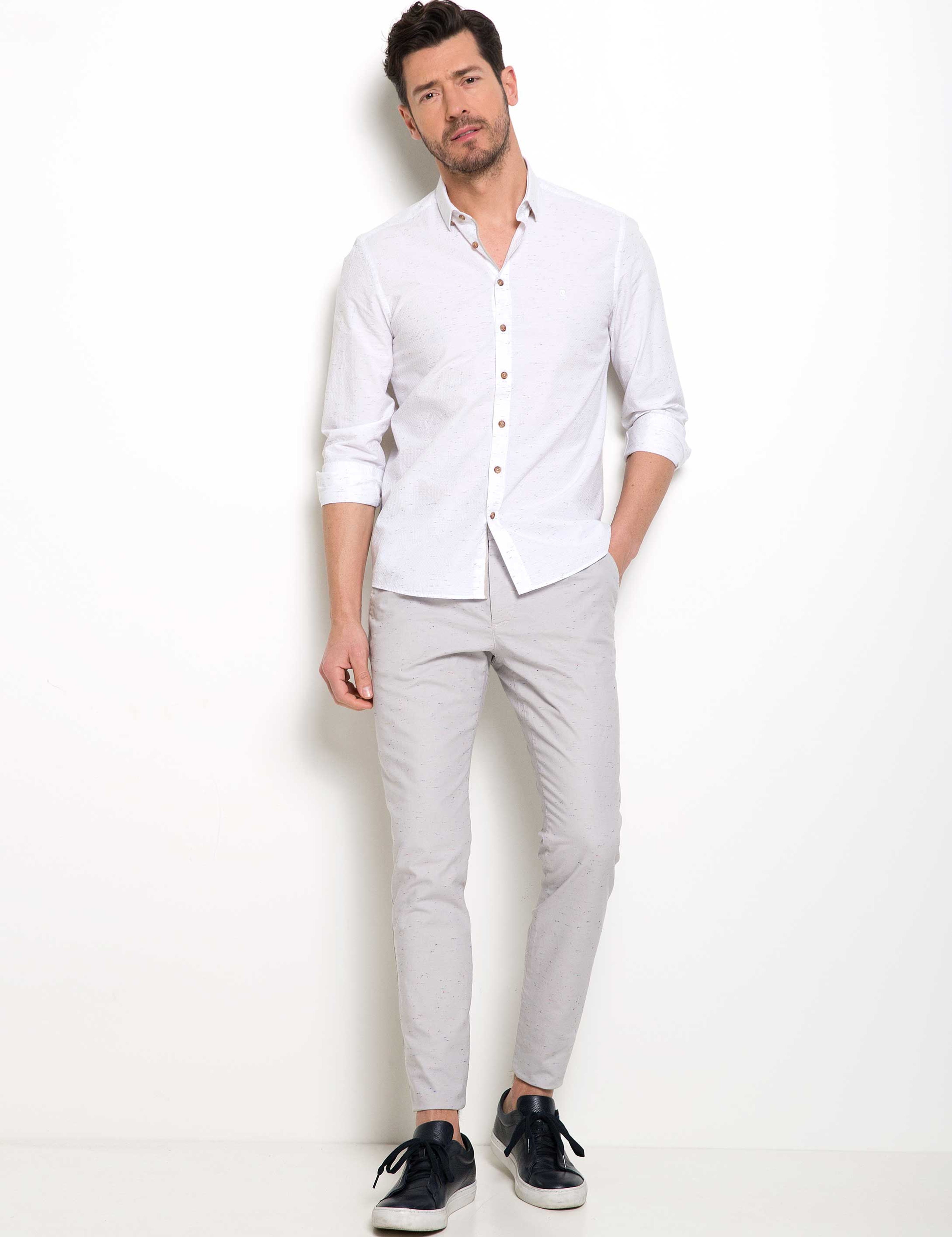Beyaz Slim Fit Gömlek - Image 1
