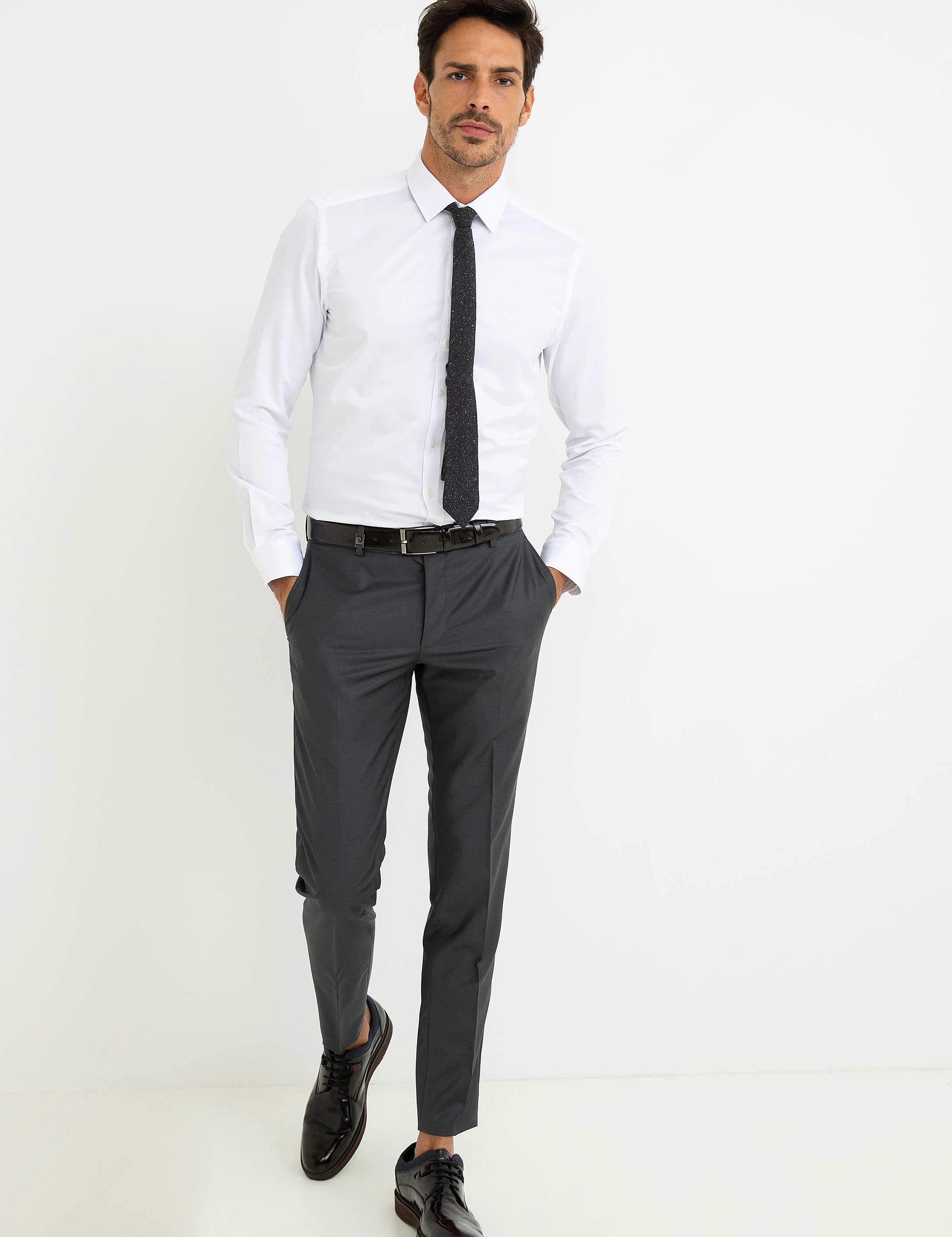 Beyaz Slim Fit Uzun Kollu Basic Gömlek