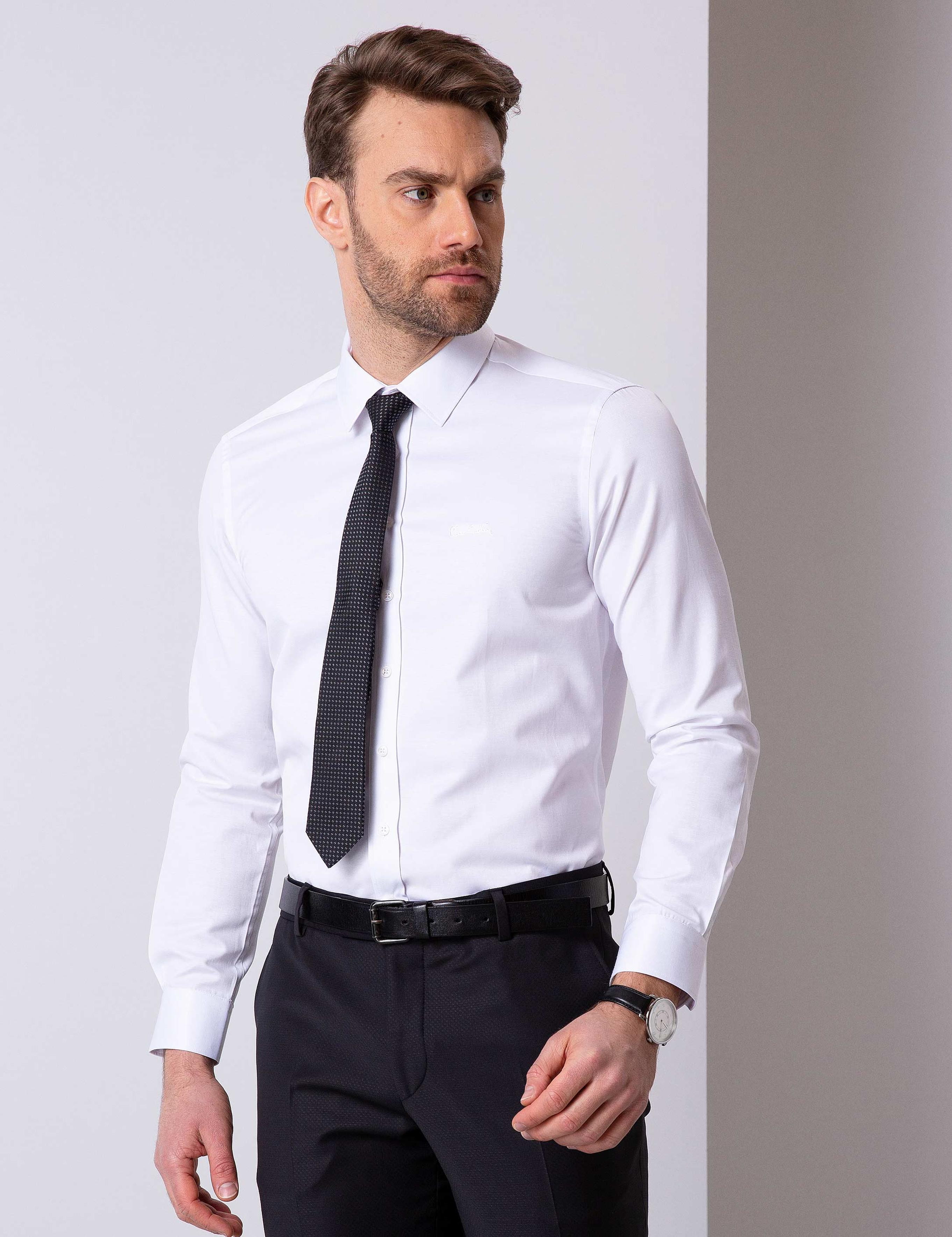 Beyaz Slim Fit Uzun Kollu Basic Gömlek