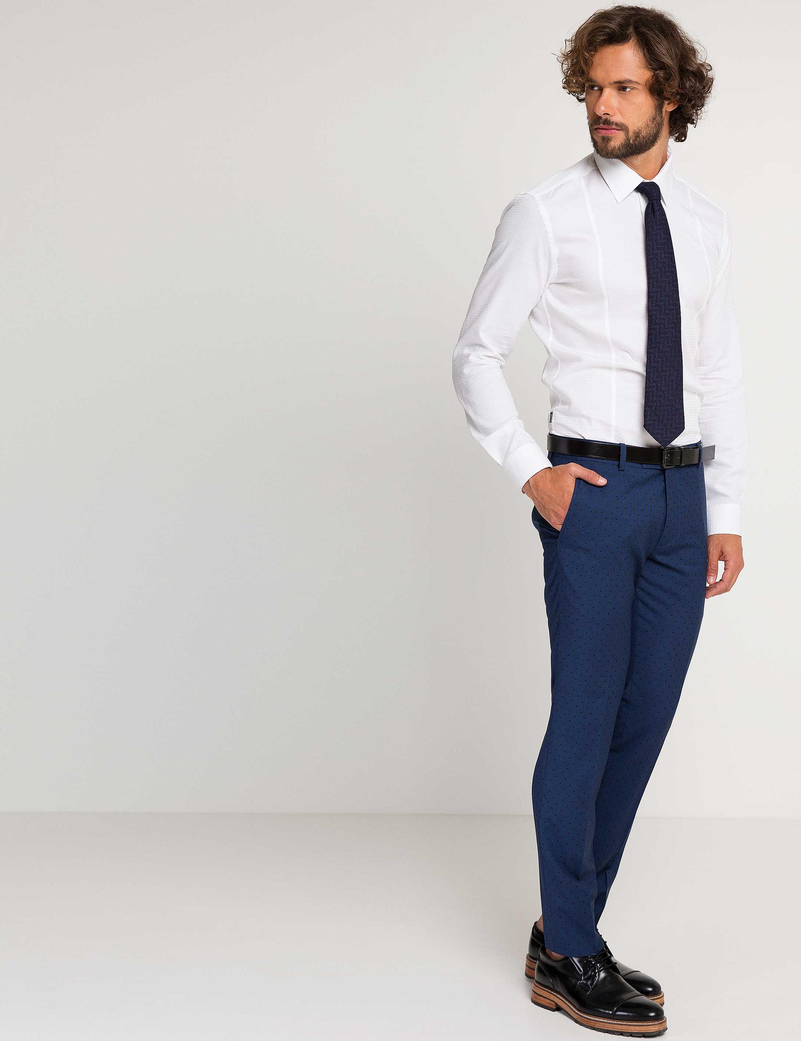 BEYAZ GOMLEK UZUNKOL