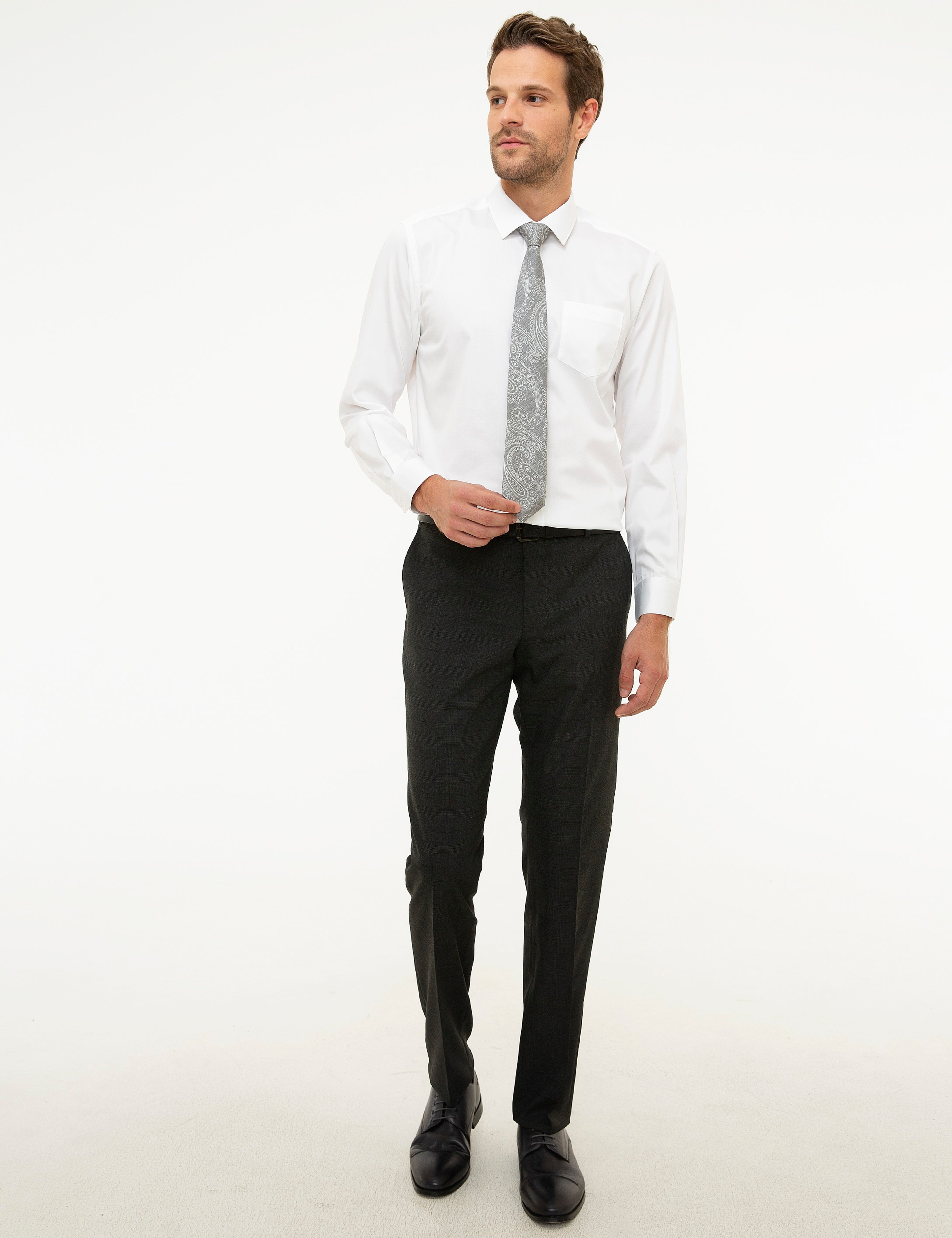 Beyaz Regular Fit Uzun Kollu Basic Gömlek
