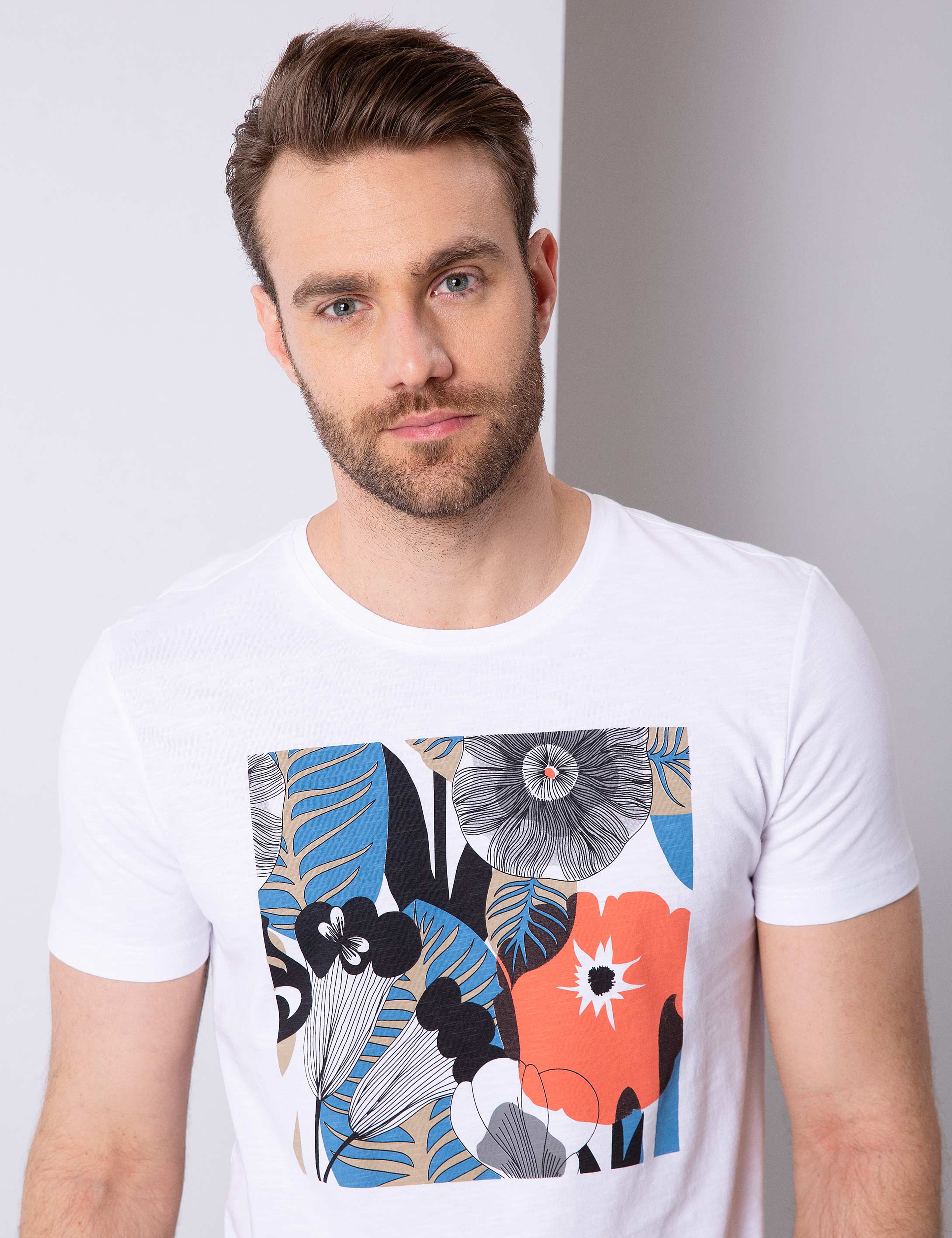Beyaz Slim Fit Tişört - Image 3