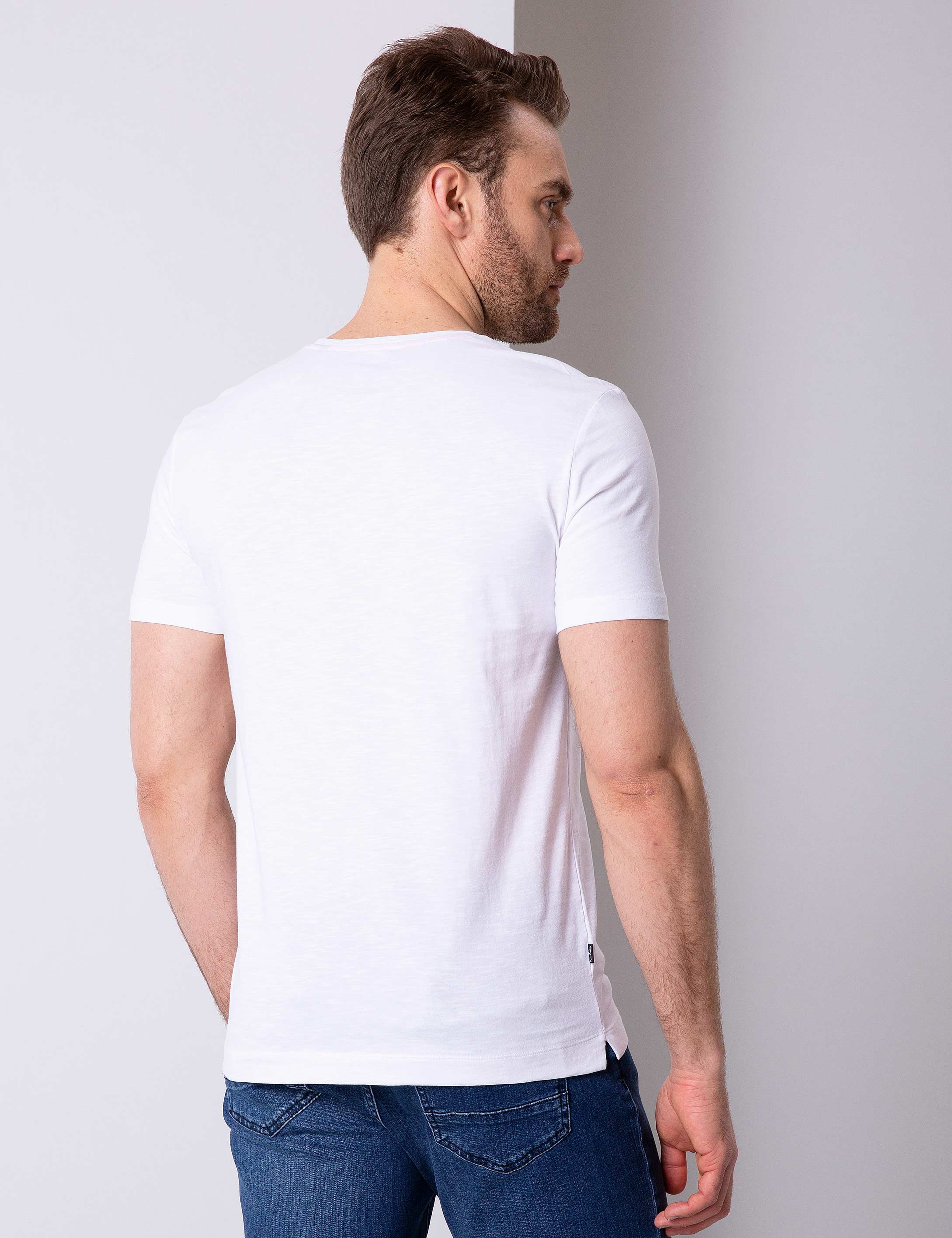Beyaz Slim Fit Tişört - Image 4
