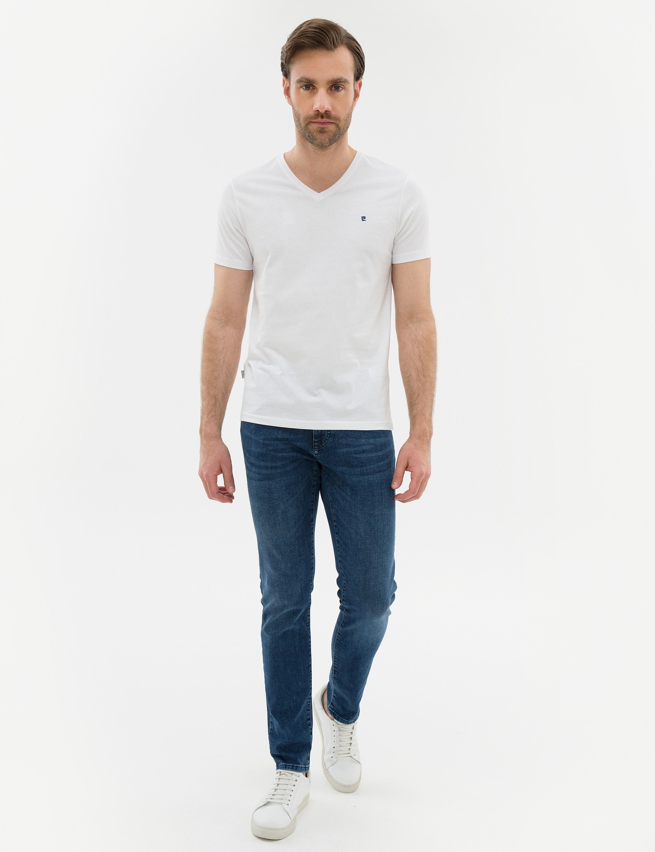 Beyaz Slim Fit V Yaka Basic T-Shirt