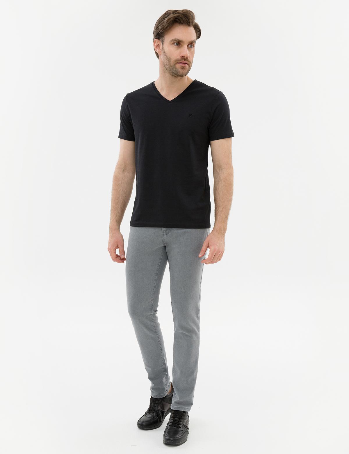Siyah Slim Fit V - Yaka Basic Tişört - 50225532016