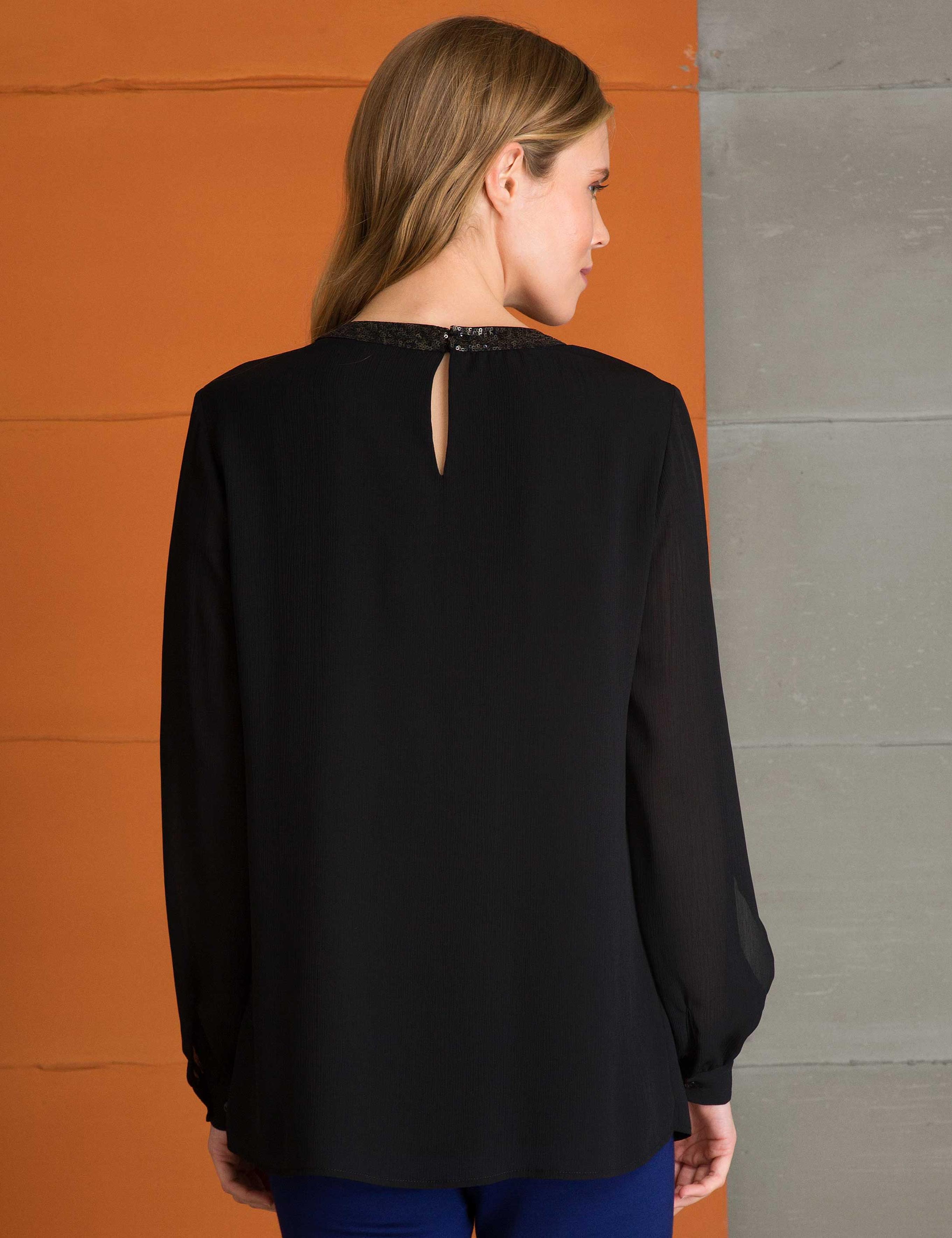 Siyah Dokuma Gömlek