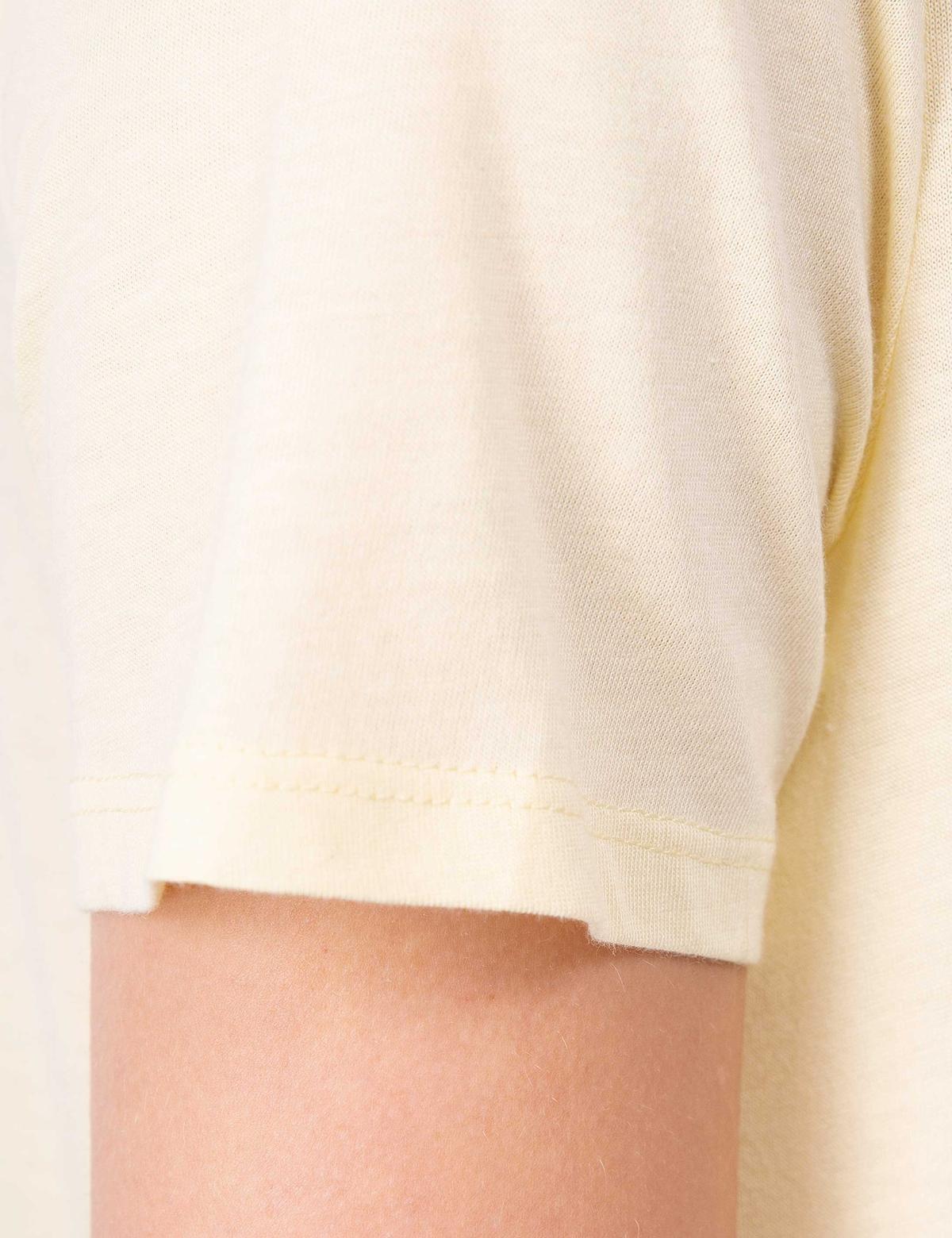 Açık Sarı Regular Fit V Yaka Tişört - 50202619077