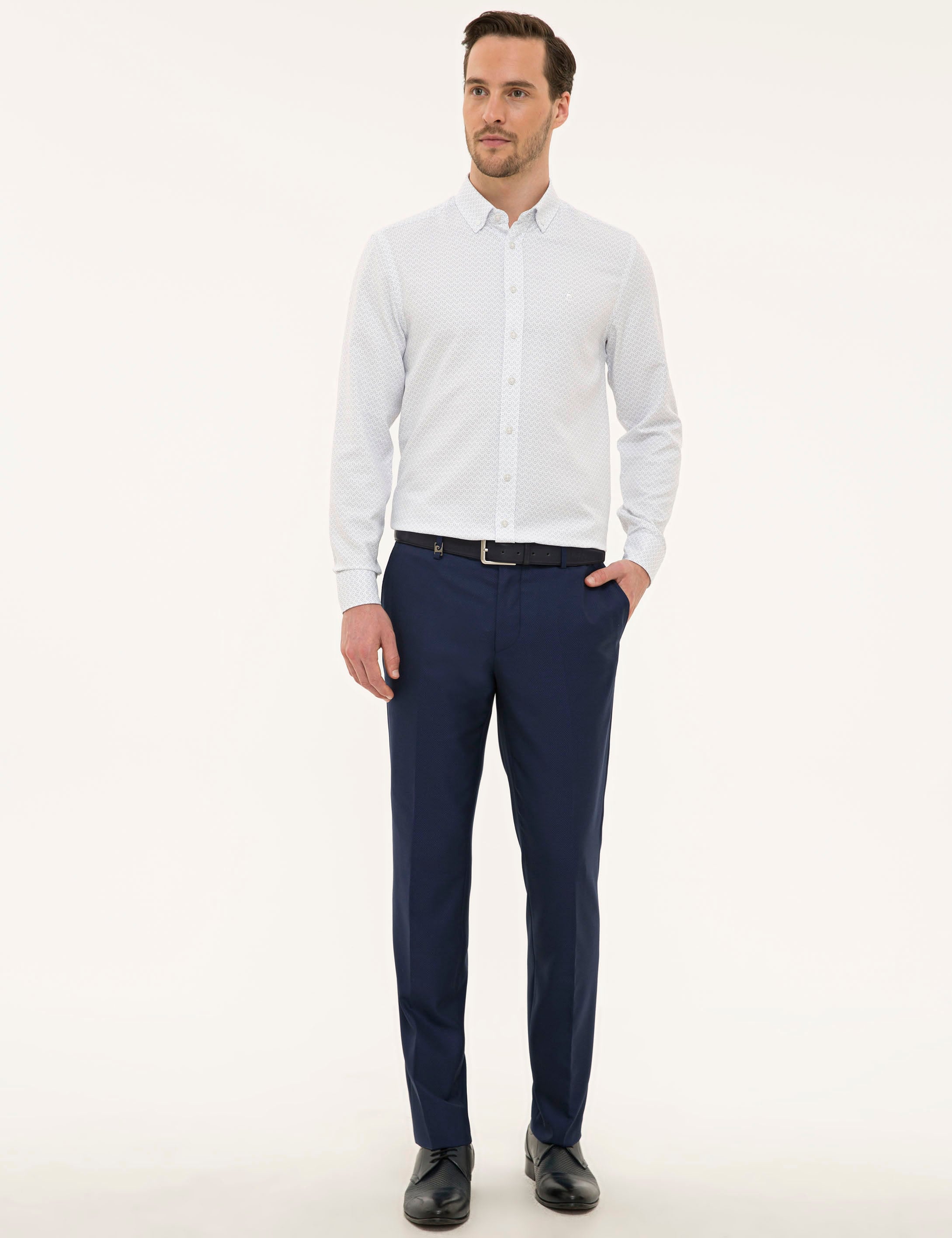 Lacivert Detaylı Beyaz Slim Fit Gömlek
