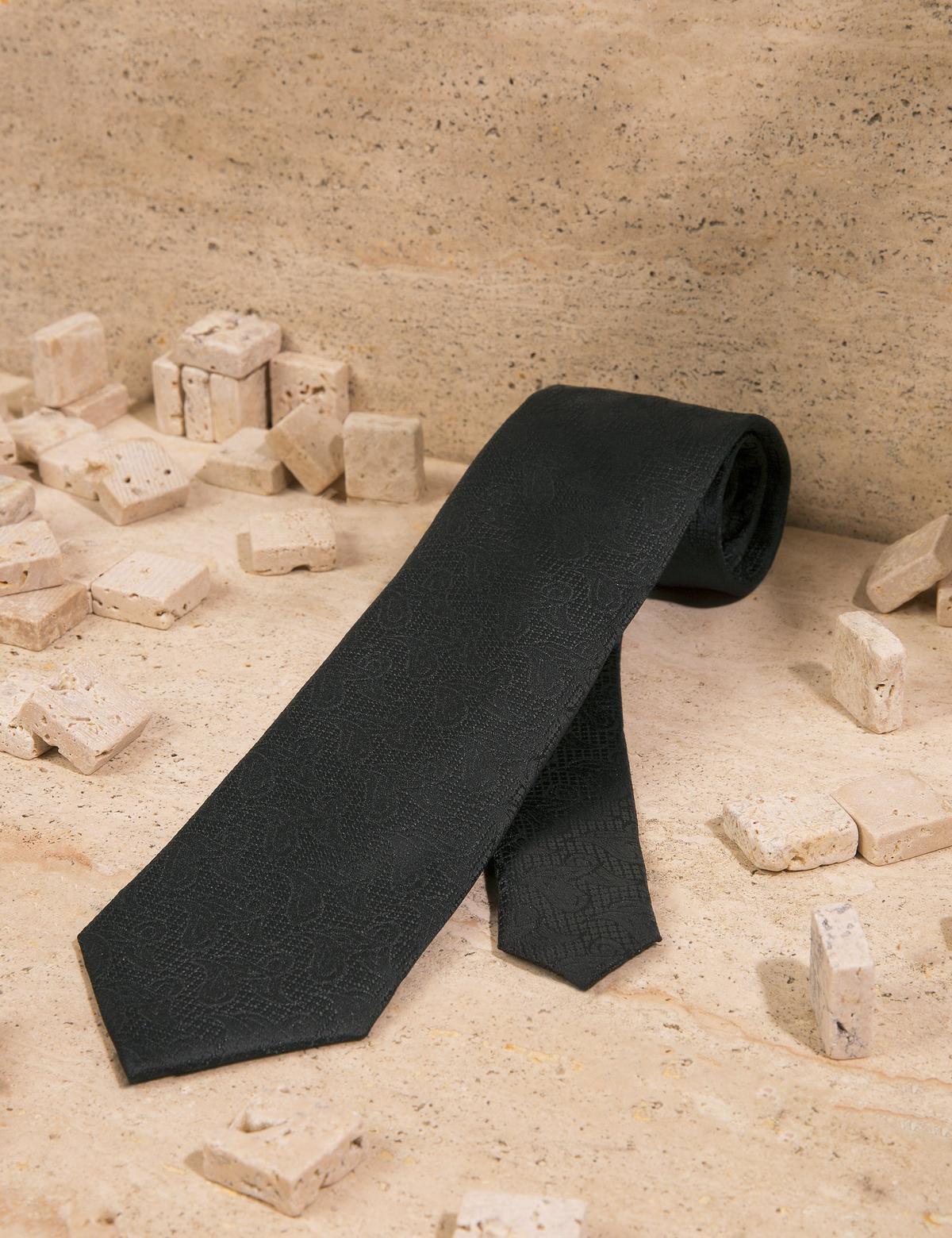 Siyah Kravat