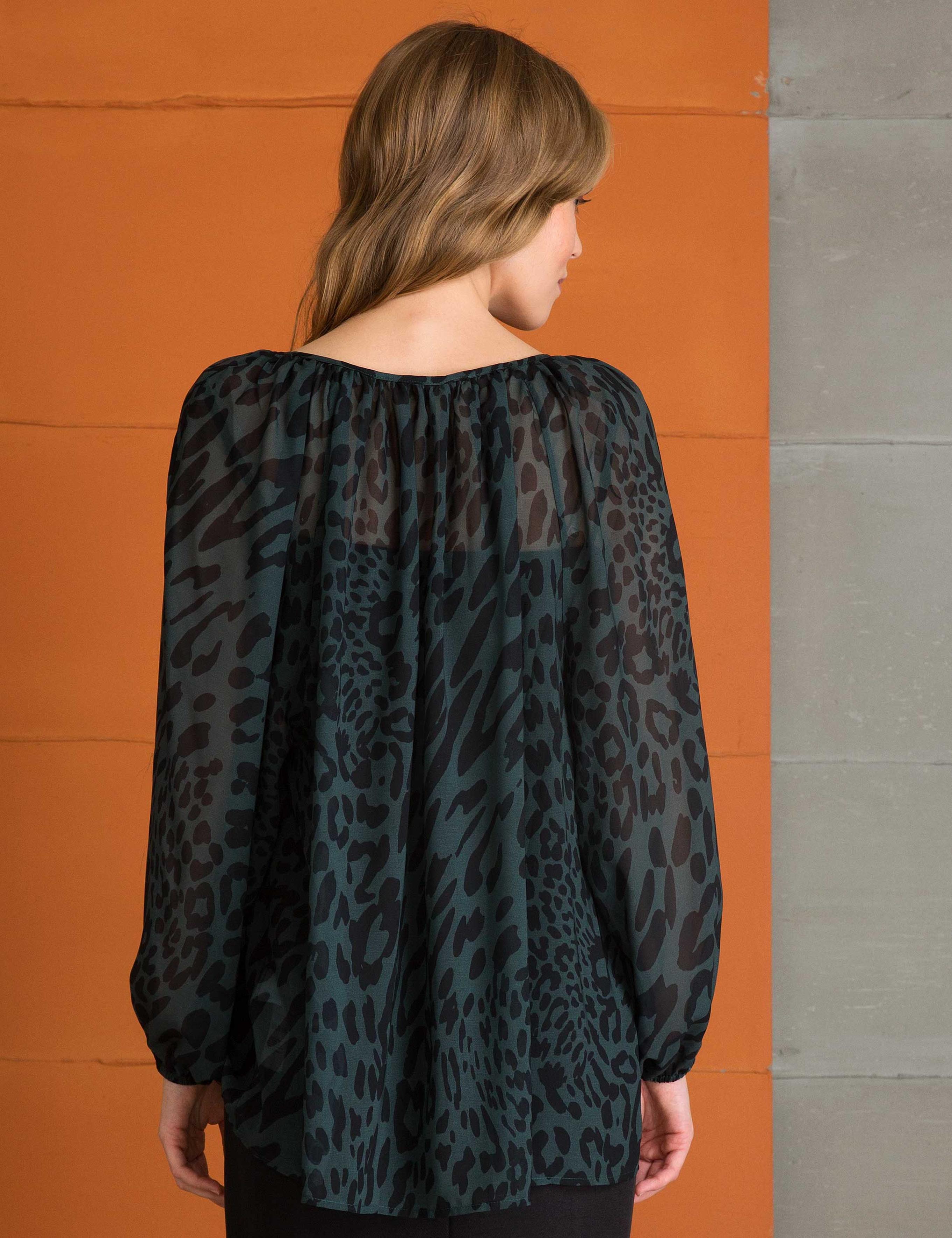 Zümrüt Oversize Uzun Kollu Gömlek