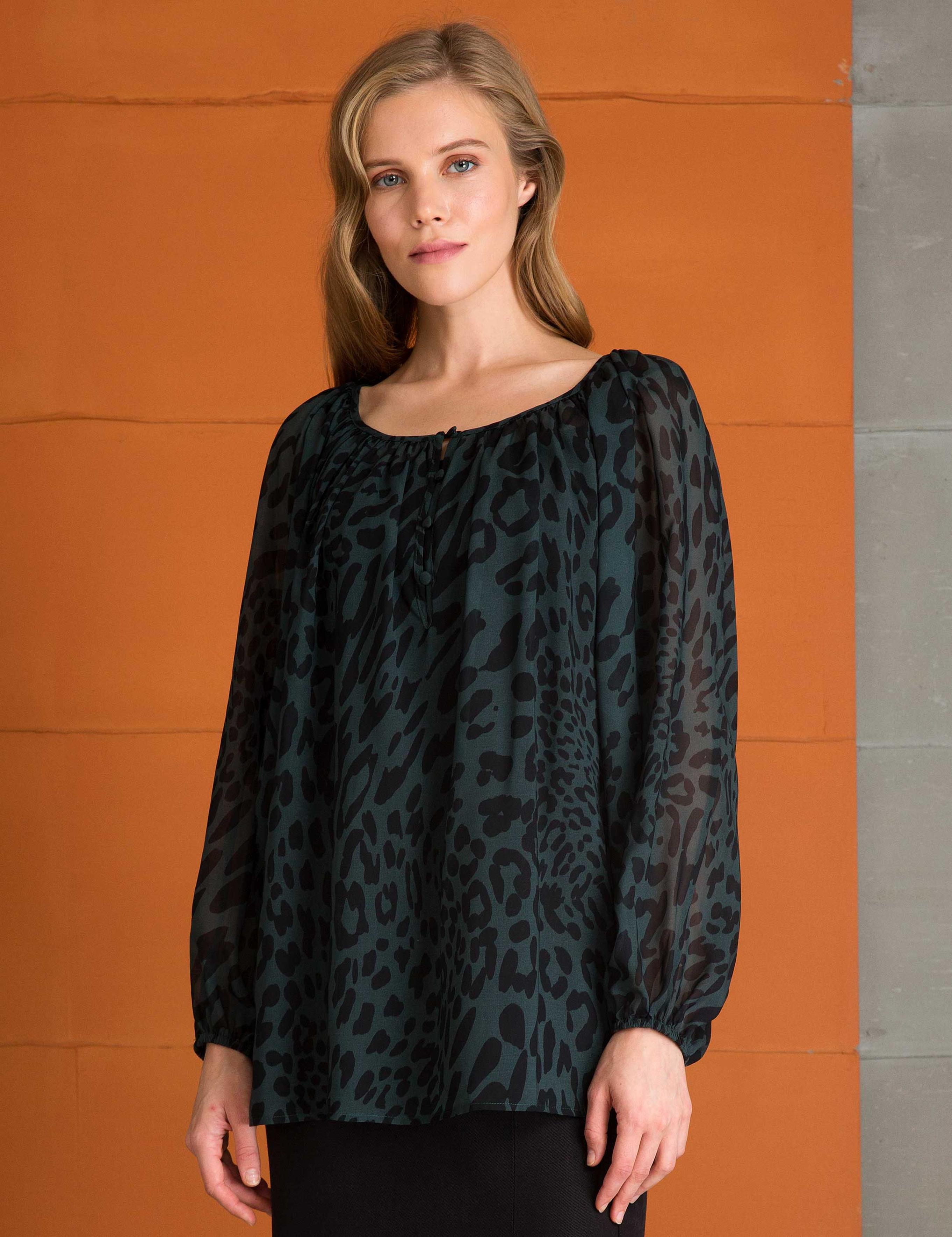 Zümrüt Oversize Uzun Kollu Gömlek