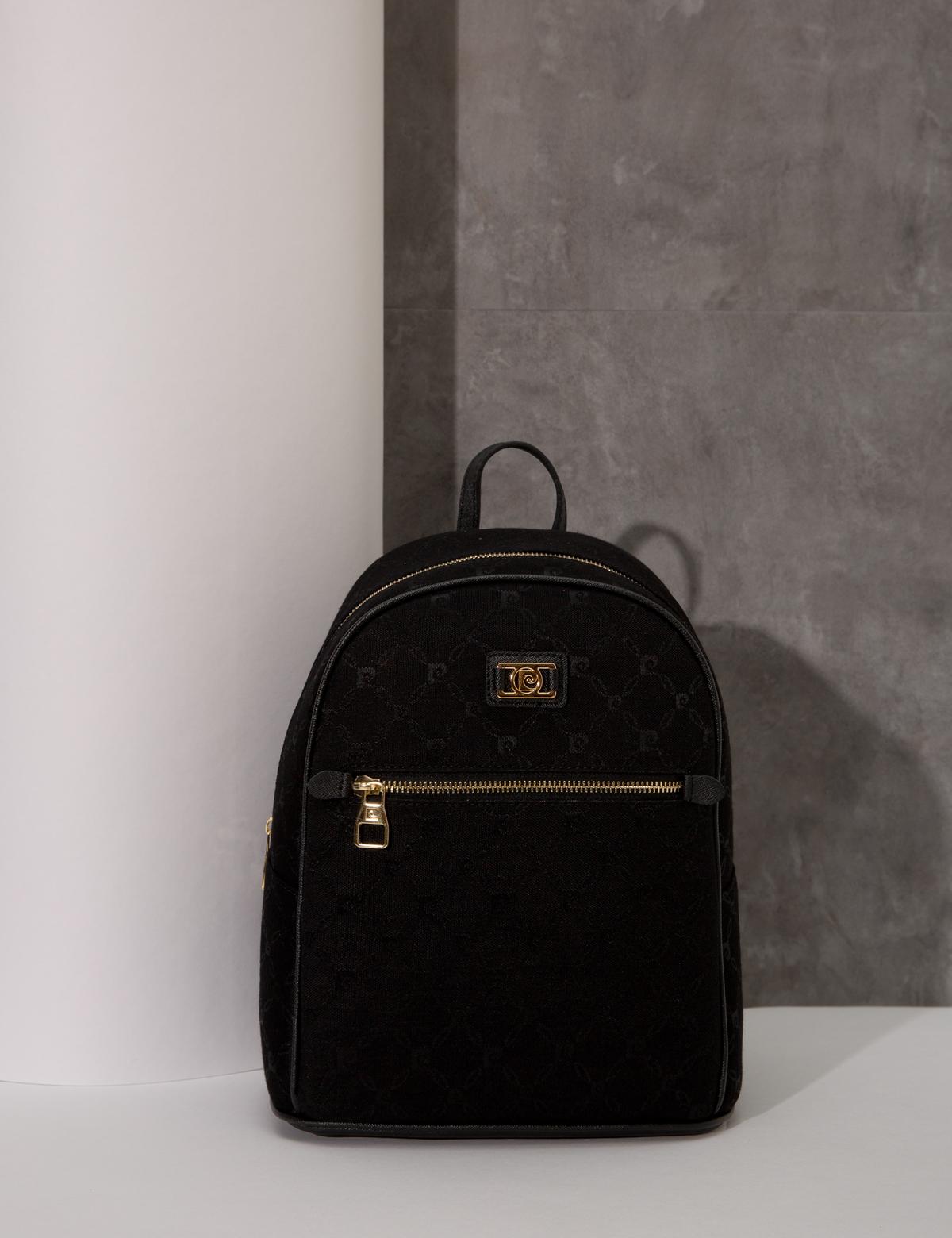 Siyah Sırt Çantası