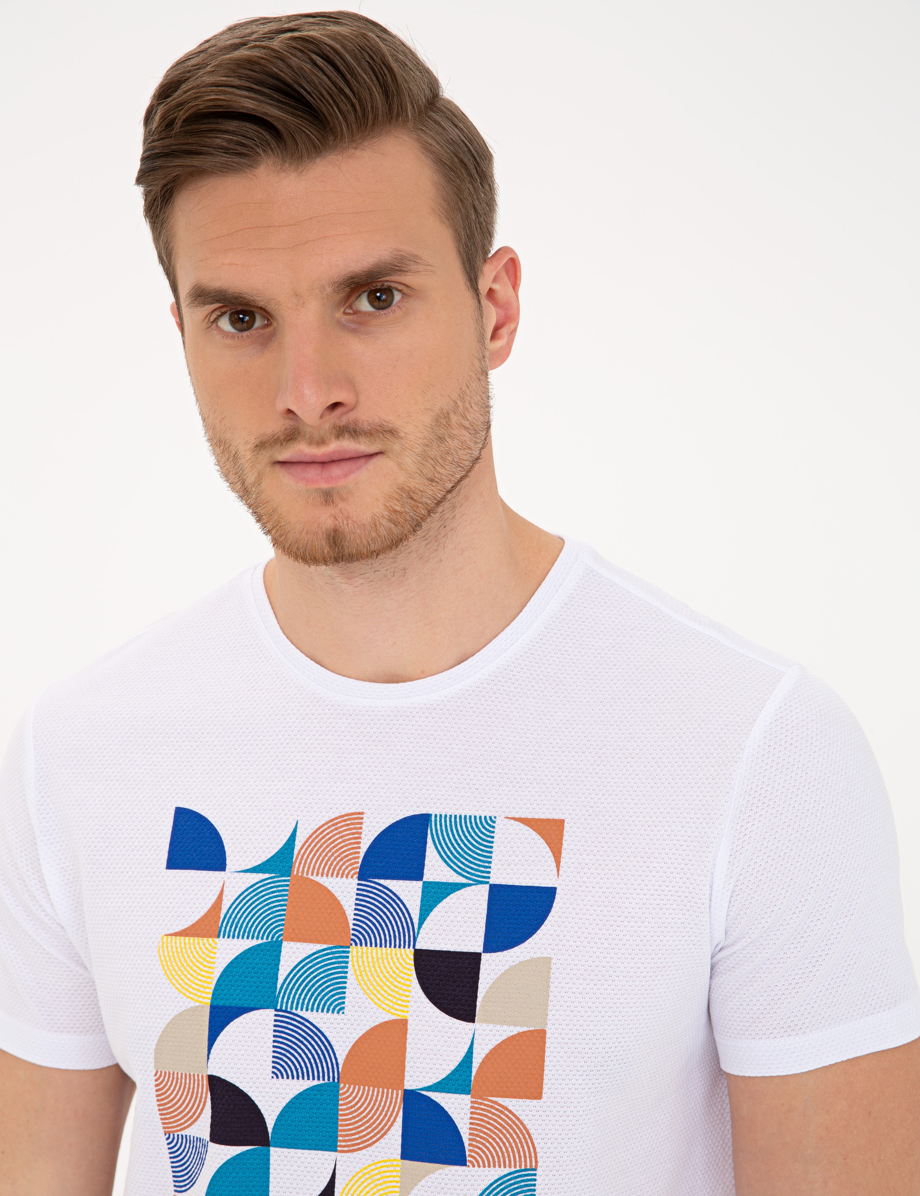 Beyaz Slim Fit Bisiklet Yaka Tişört