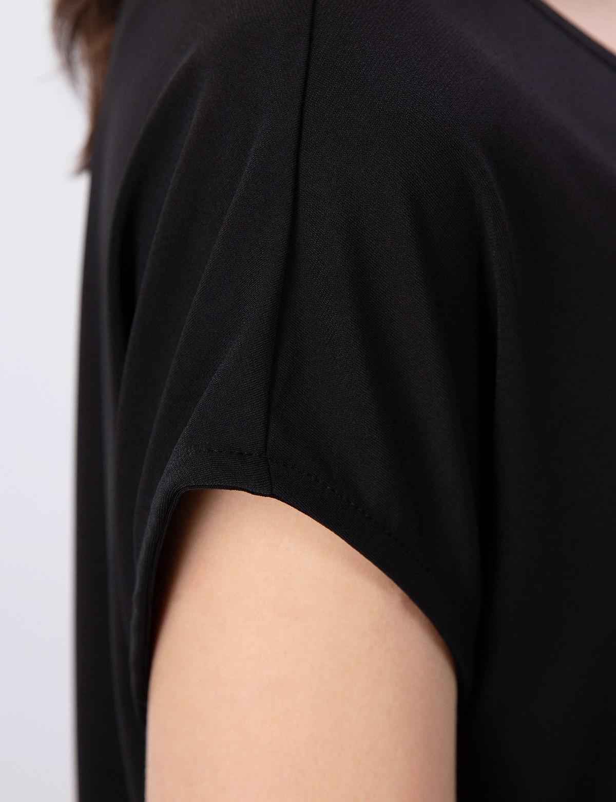 Siyah Comfort Fit Kayık Yaka T-Shirt - 50197781070