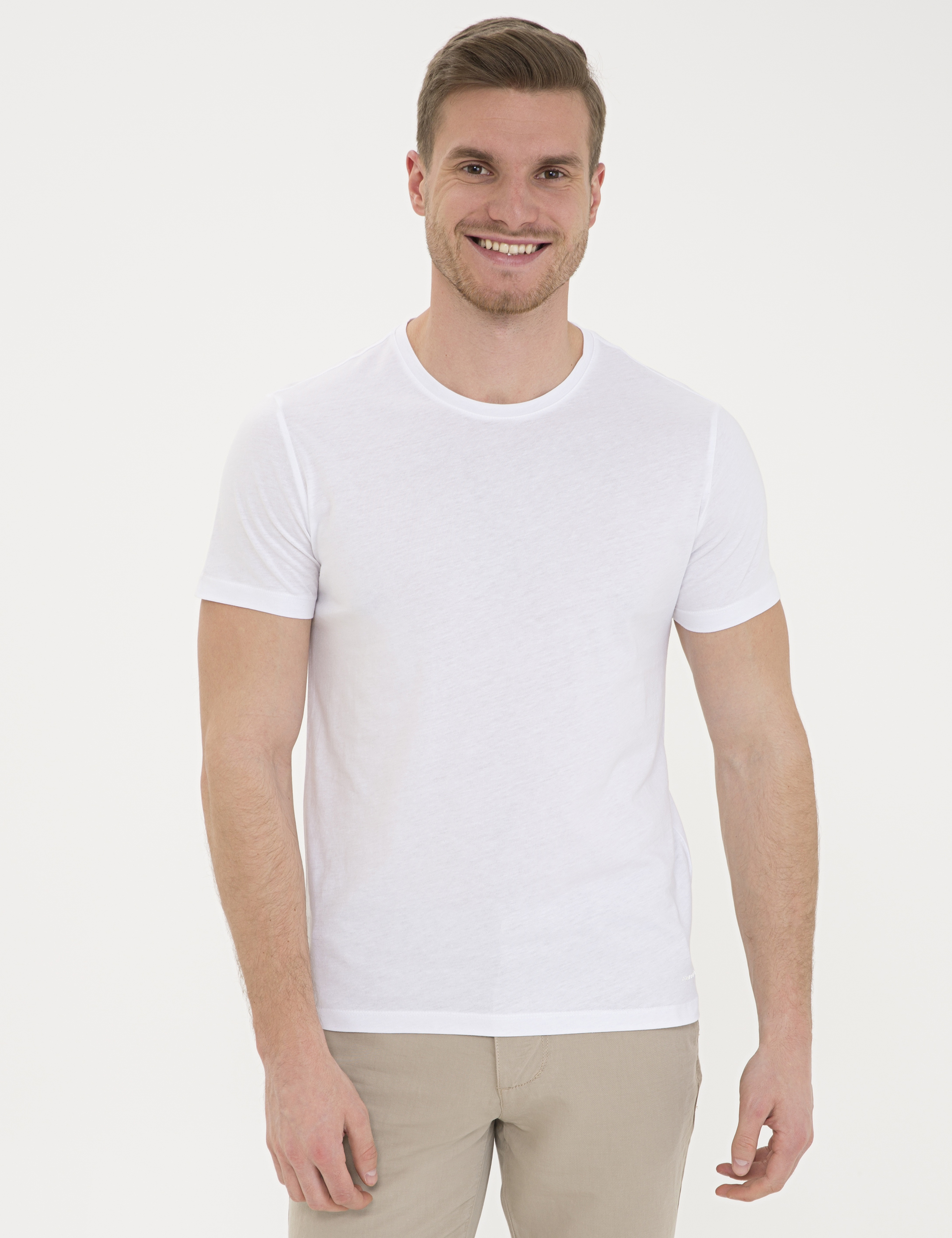 Beyaz Slim Fit Bisiklet Yaka Basic Tişört - Image 1
