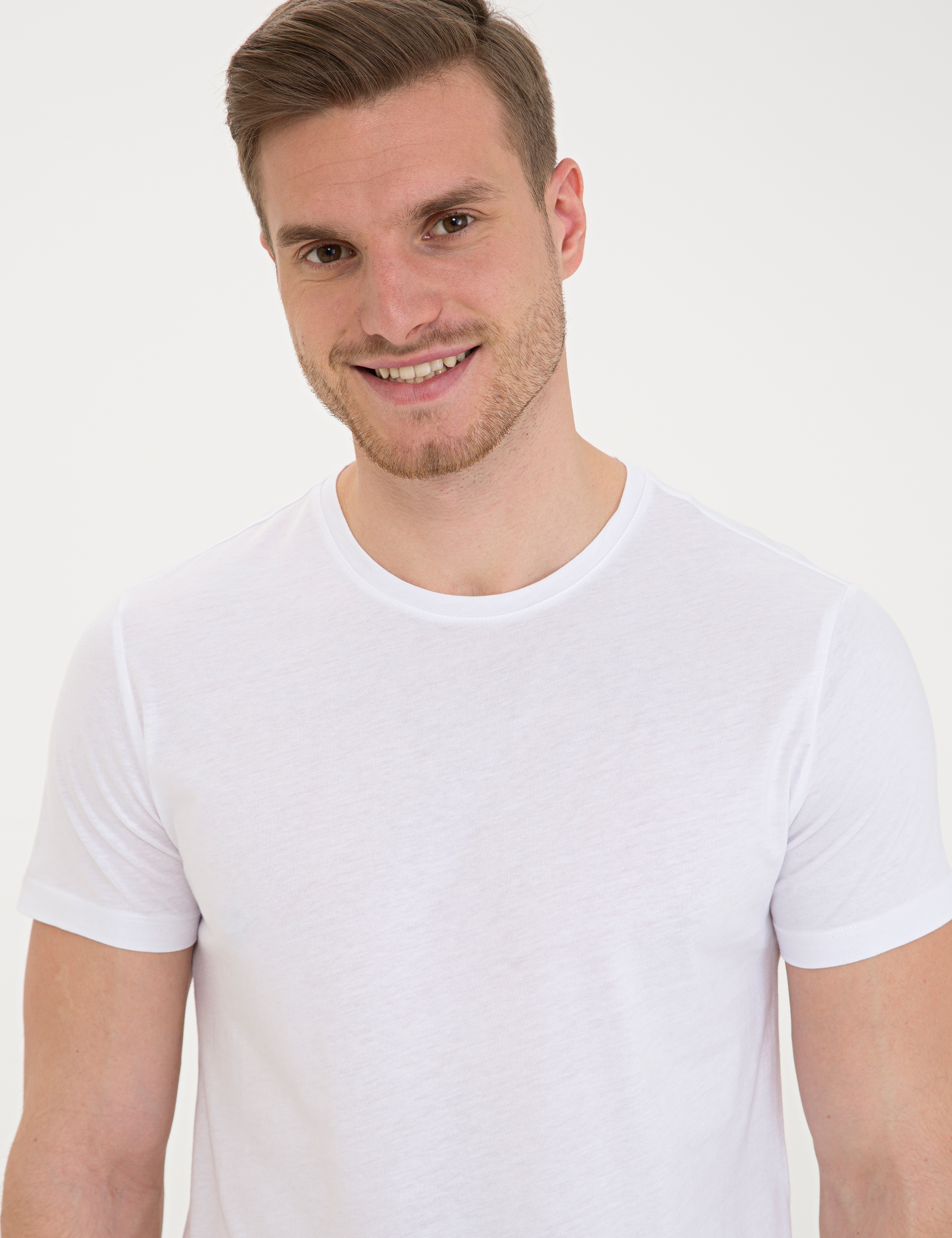 Beyaz Slim Fit Bisiklet Yaka Basic Tişört - Image 2