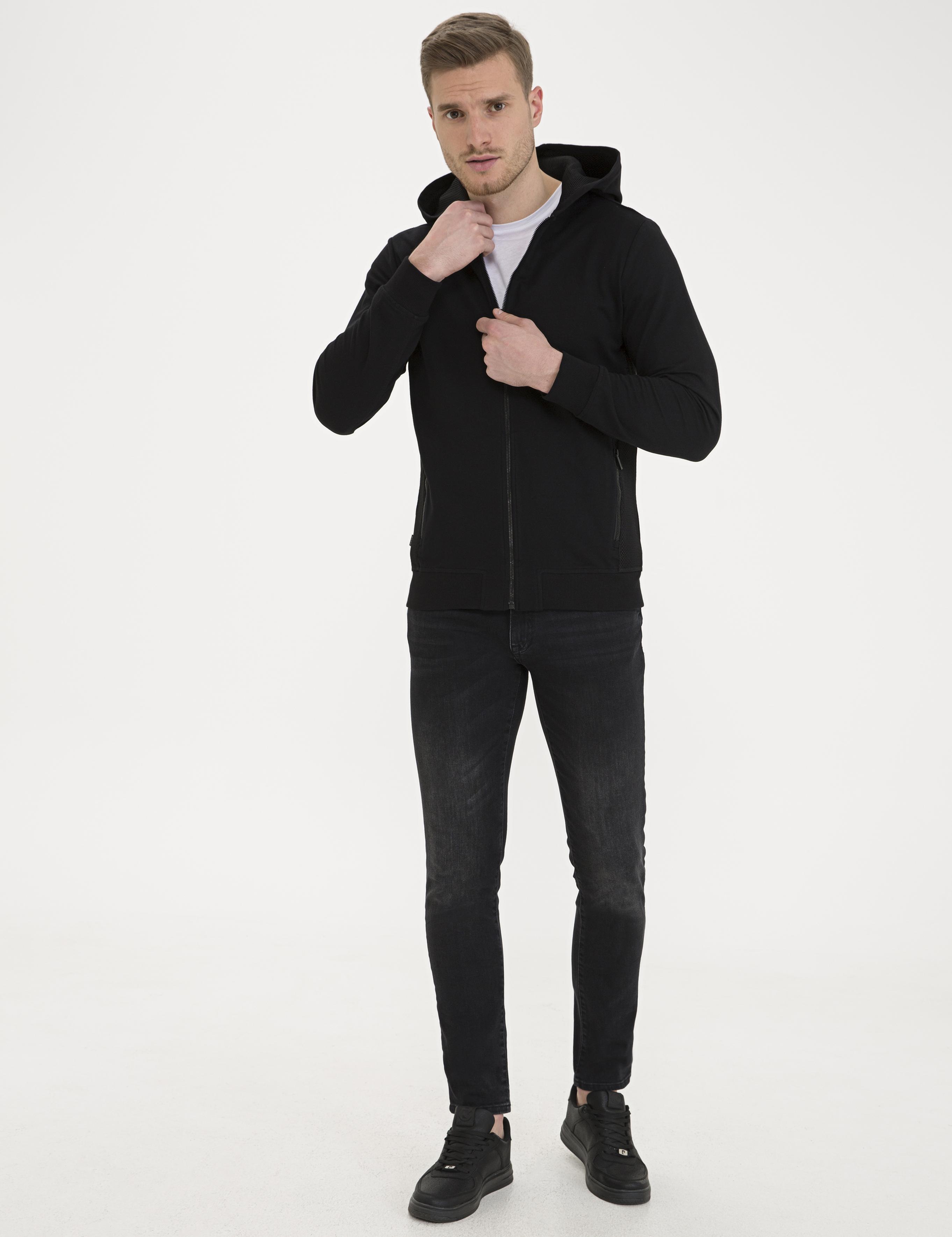 Siyah Standart Fit Kapüşonlu Sweatshirt