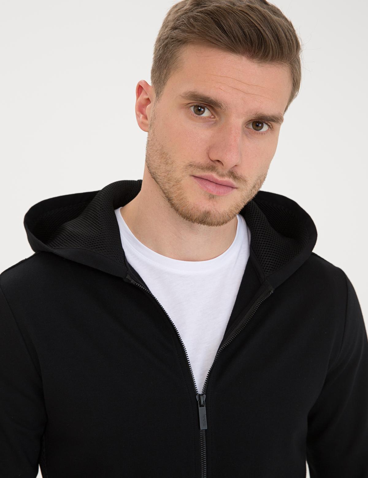 Siyah Standart Fit Kapüşonlu Sweatshirt - 50233278077