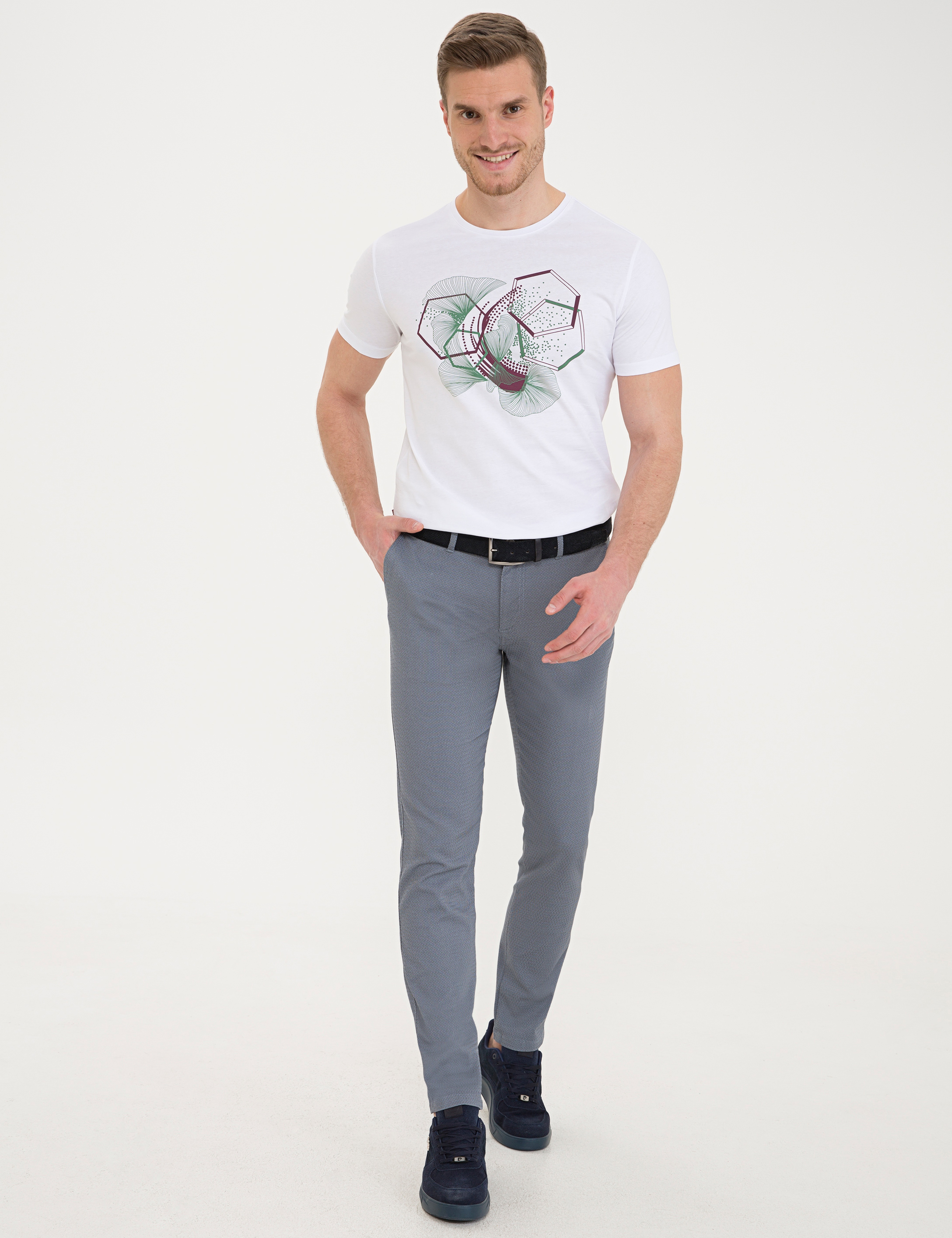Beyaz Slim Fit Baskılı Bisiklet Yaka Tişört