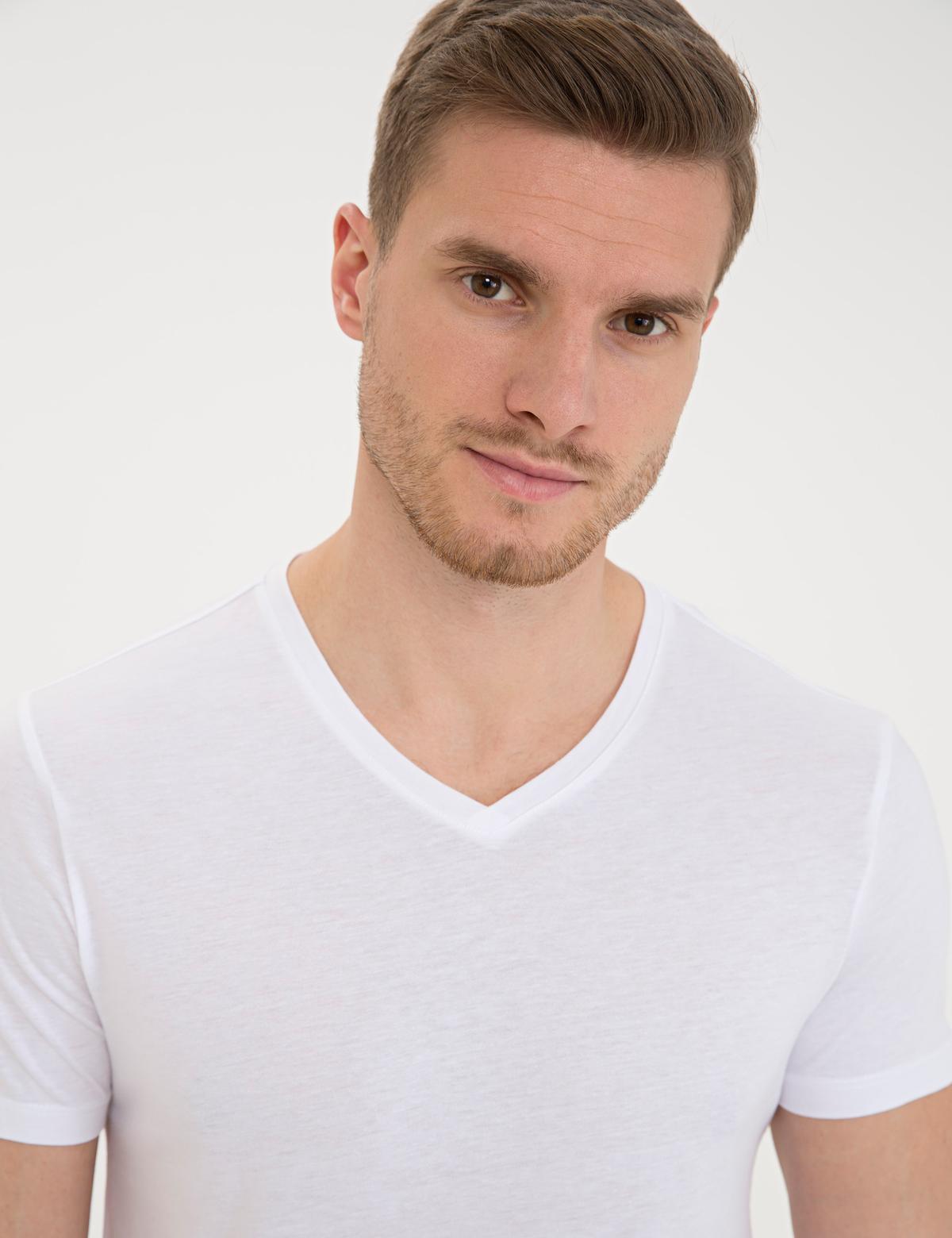 Beyaz Slim Fit V Yaka Basic Tişört - 50232383002