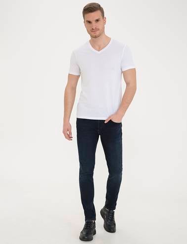 Beyaz Slim Fit V Yaka Basic Tişört