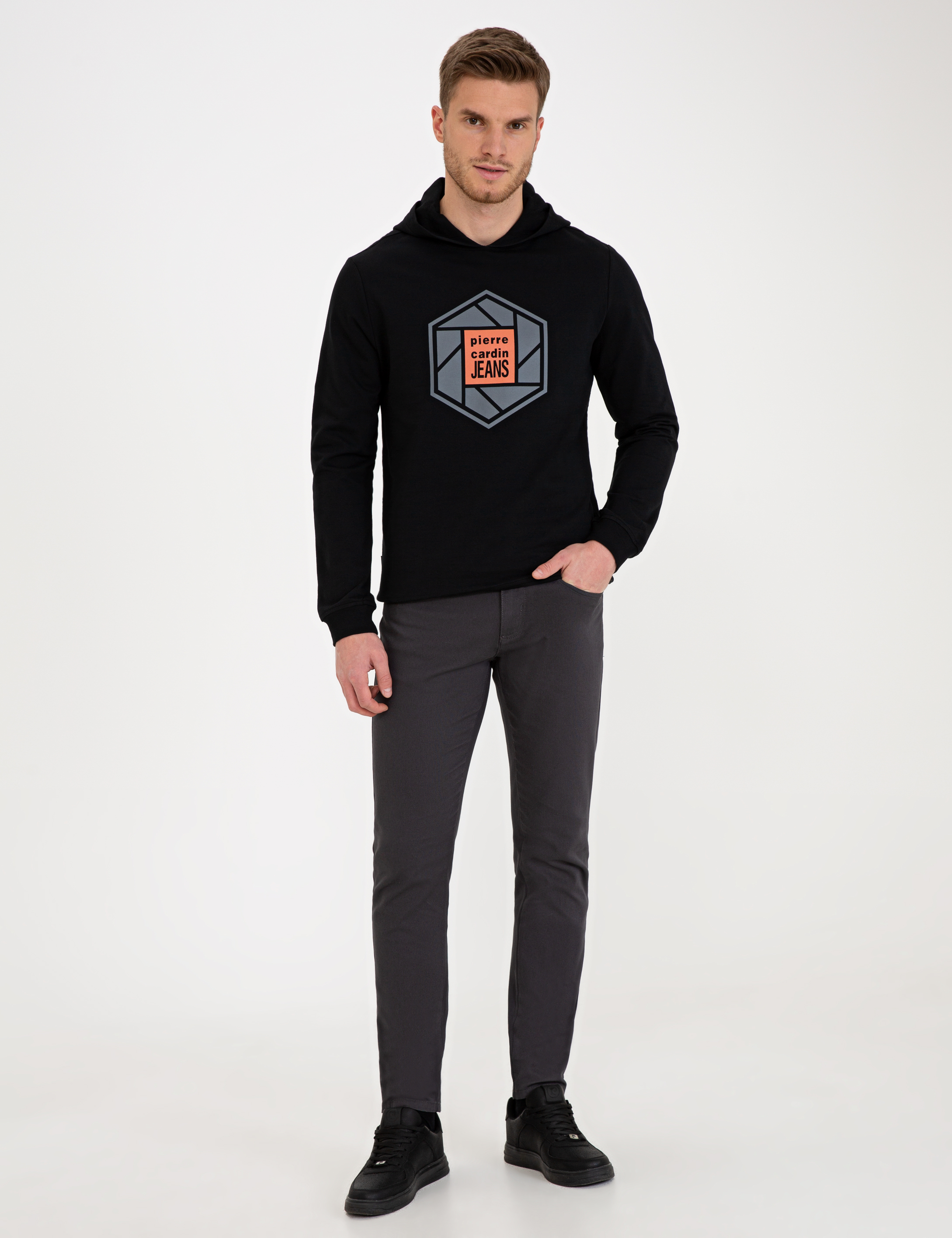 Siyah Standart Fit Kapüşonlu Sweatshirt