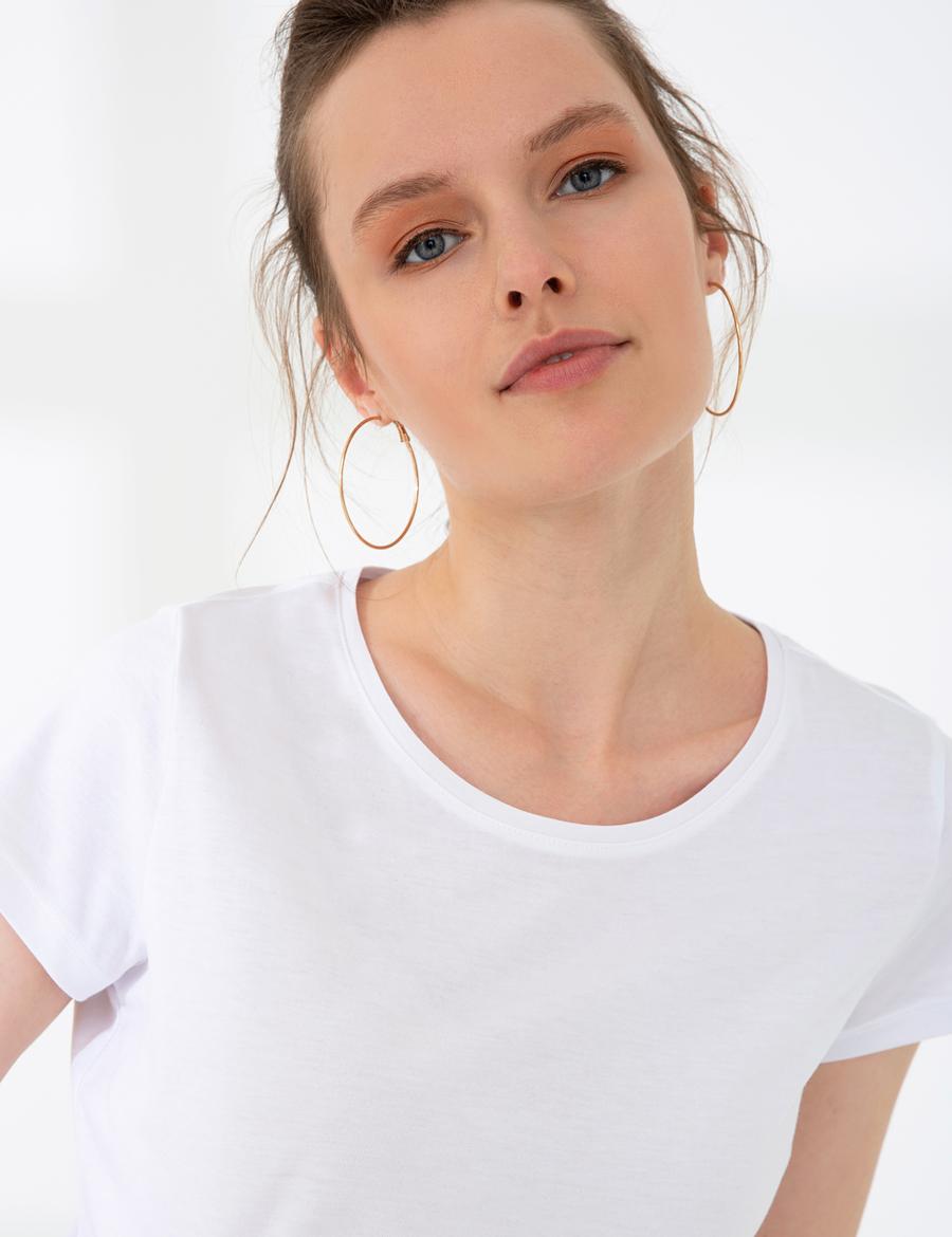 Beyaz Standart Fit Bisiklet Yaka T-Shirt