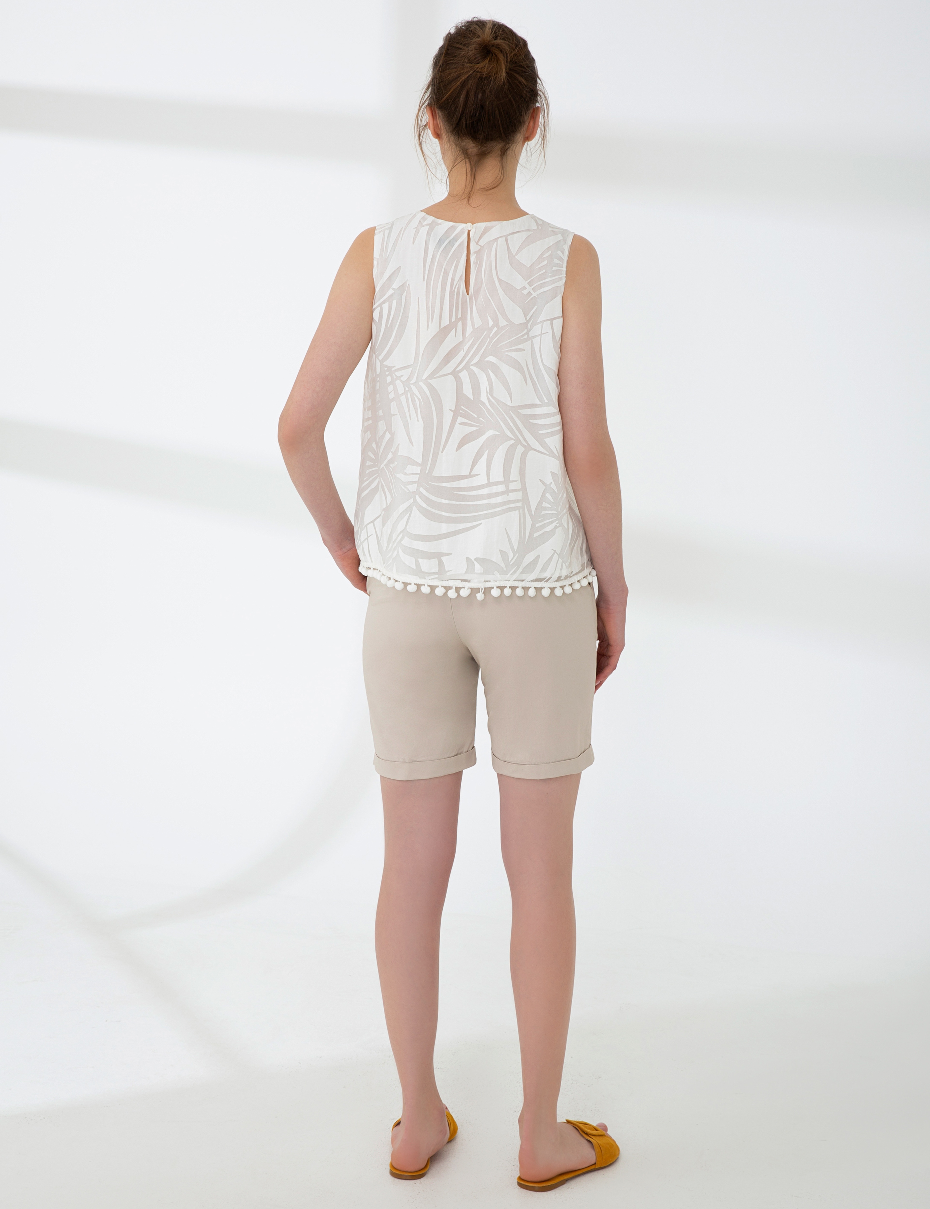 Bej Bermuda Şort - Image 3