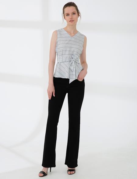 Beyaz Slim Fit Kolsuz Bluz - 50202836005