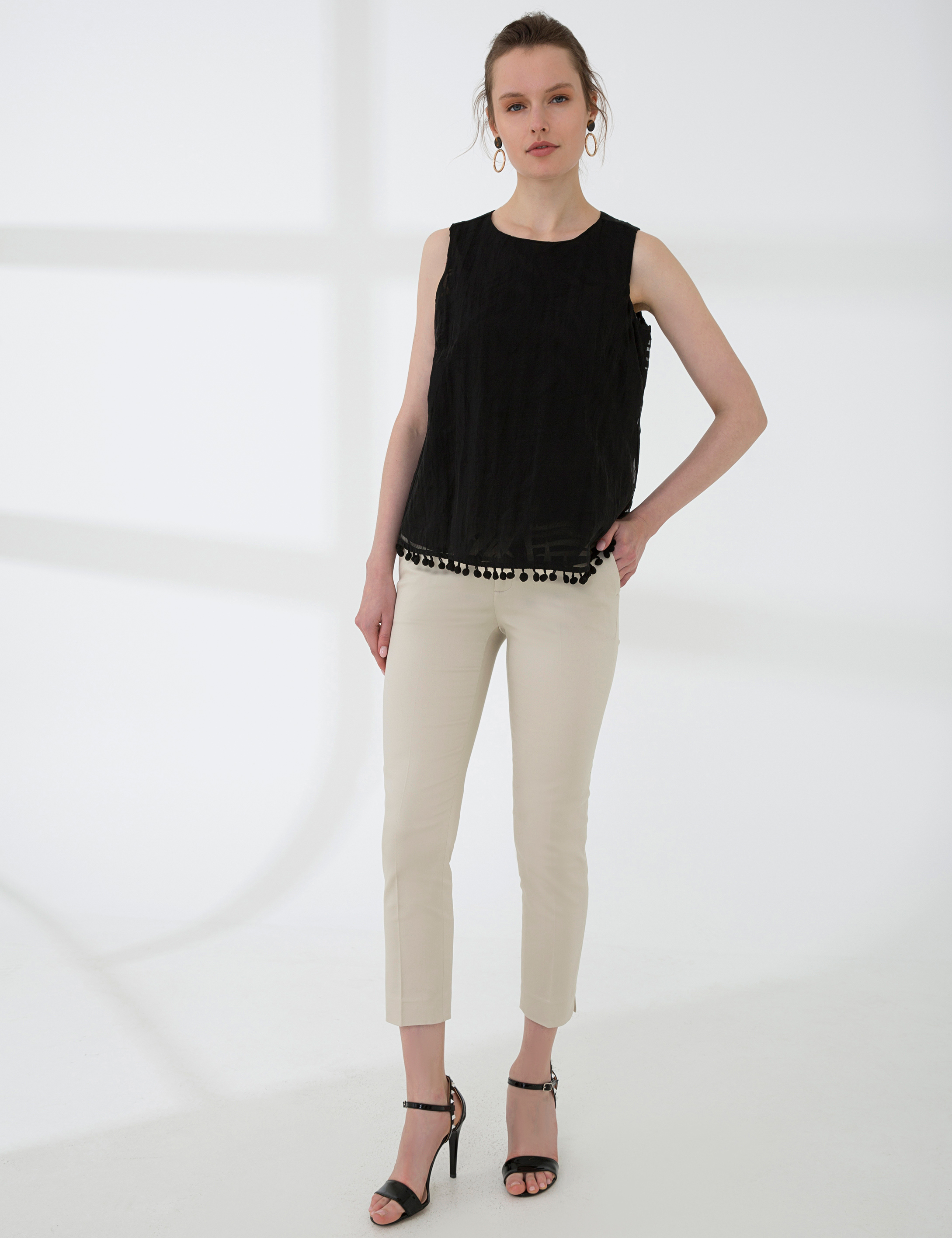 Siyah Crop Kolsuz Bluz