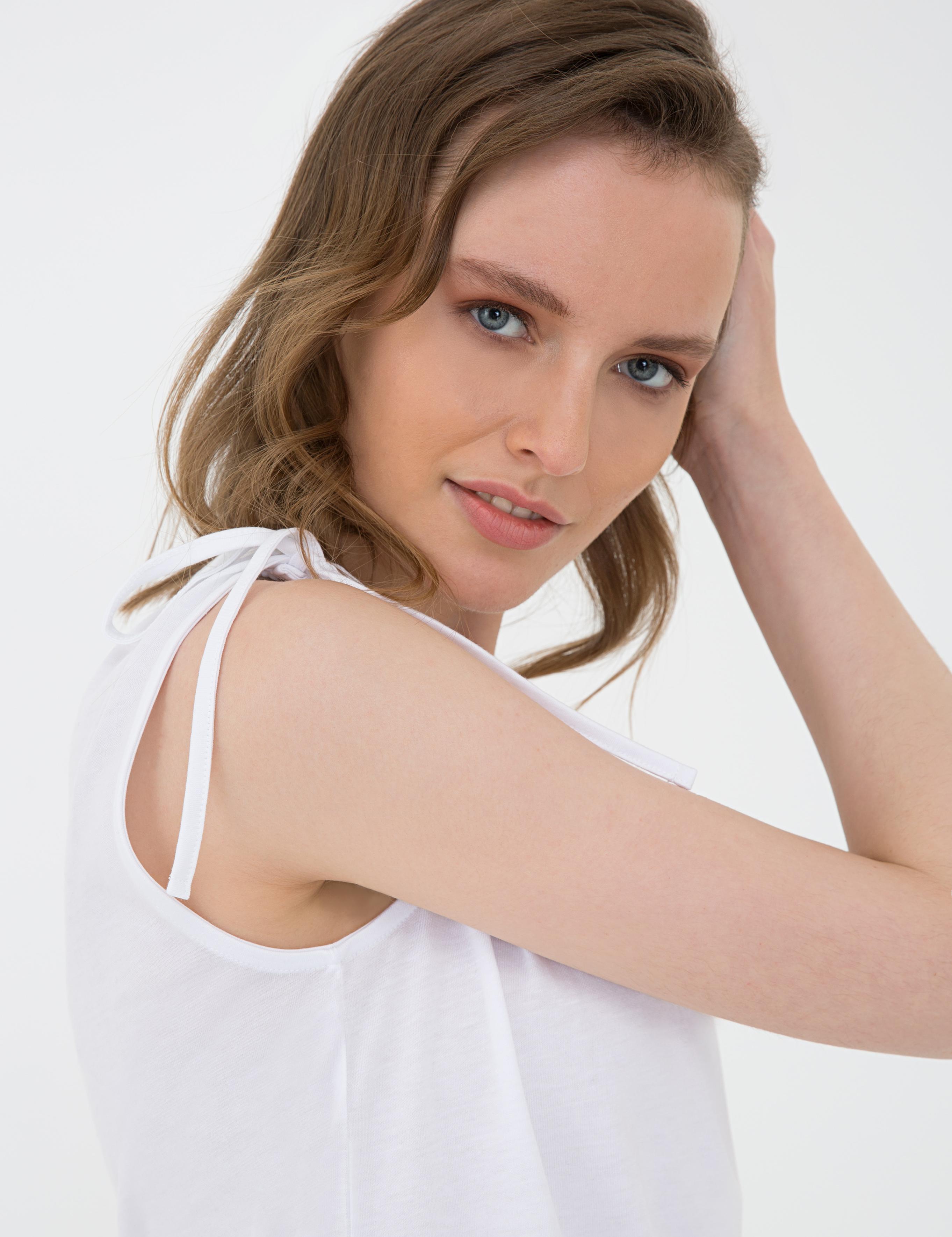 Beyaz Kolsuz Tişört