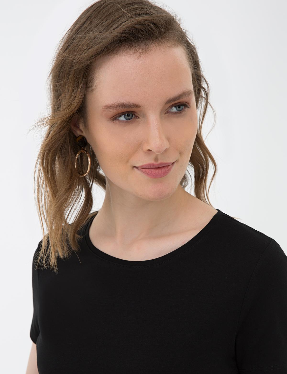 Siyah Bisiklet Yaka Tişört - 50200752002