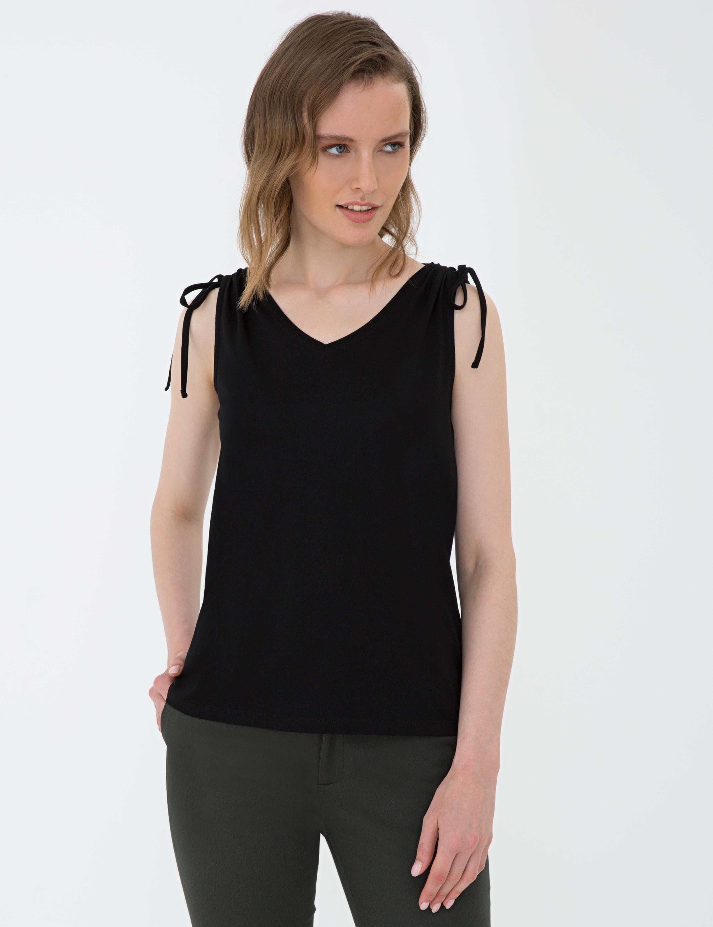 Siyah Kolsuz Tişört