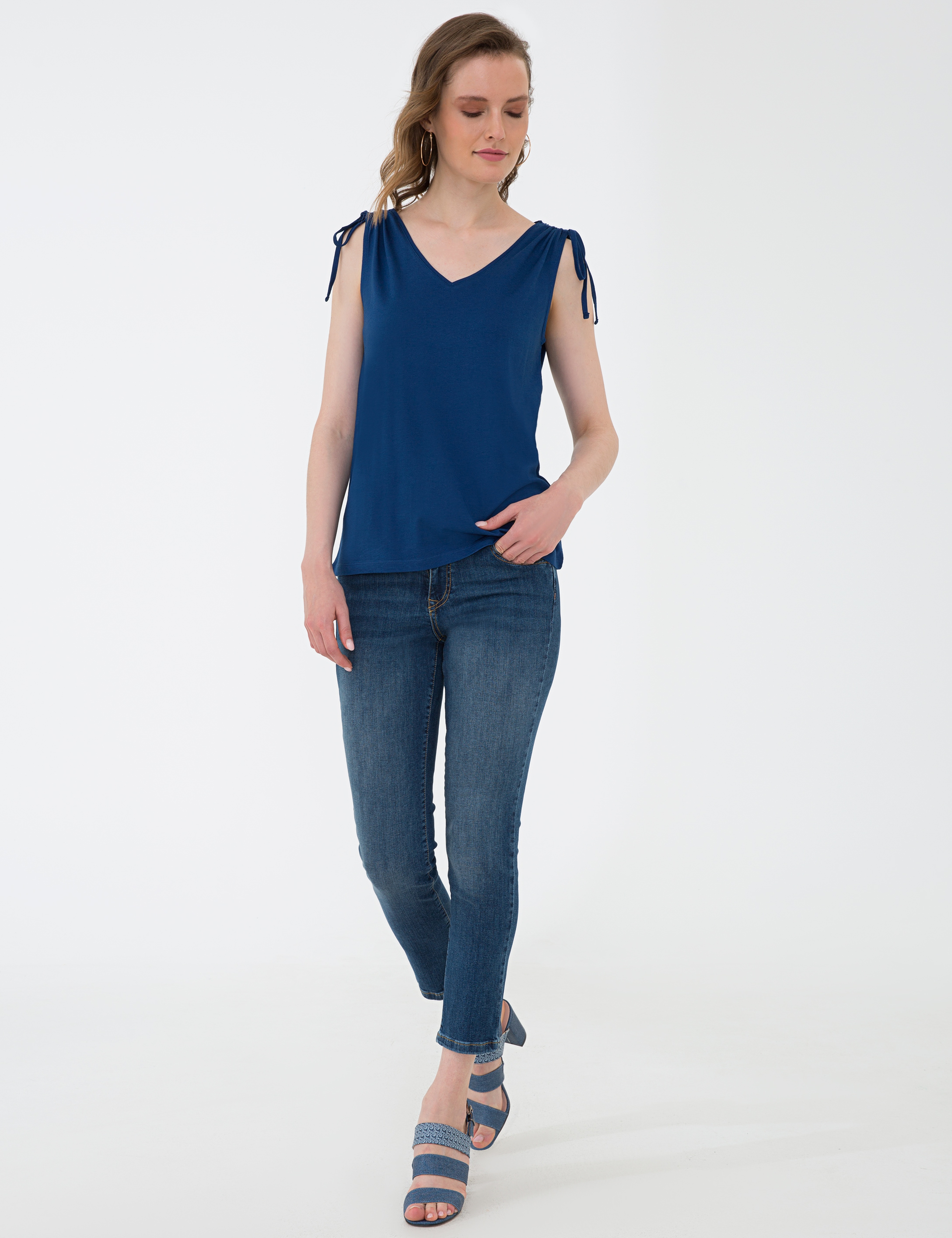 Lacivert Standart Fit Kolsuz Bluz