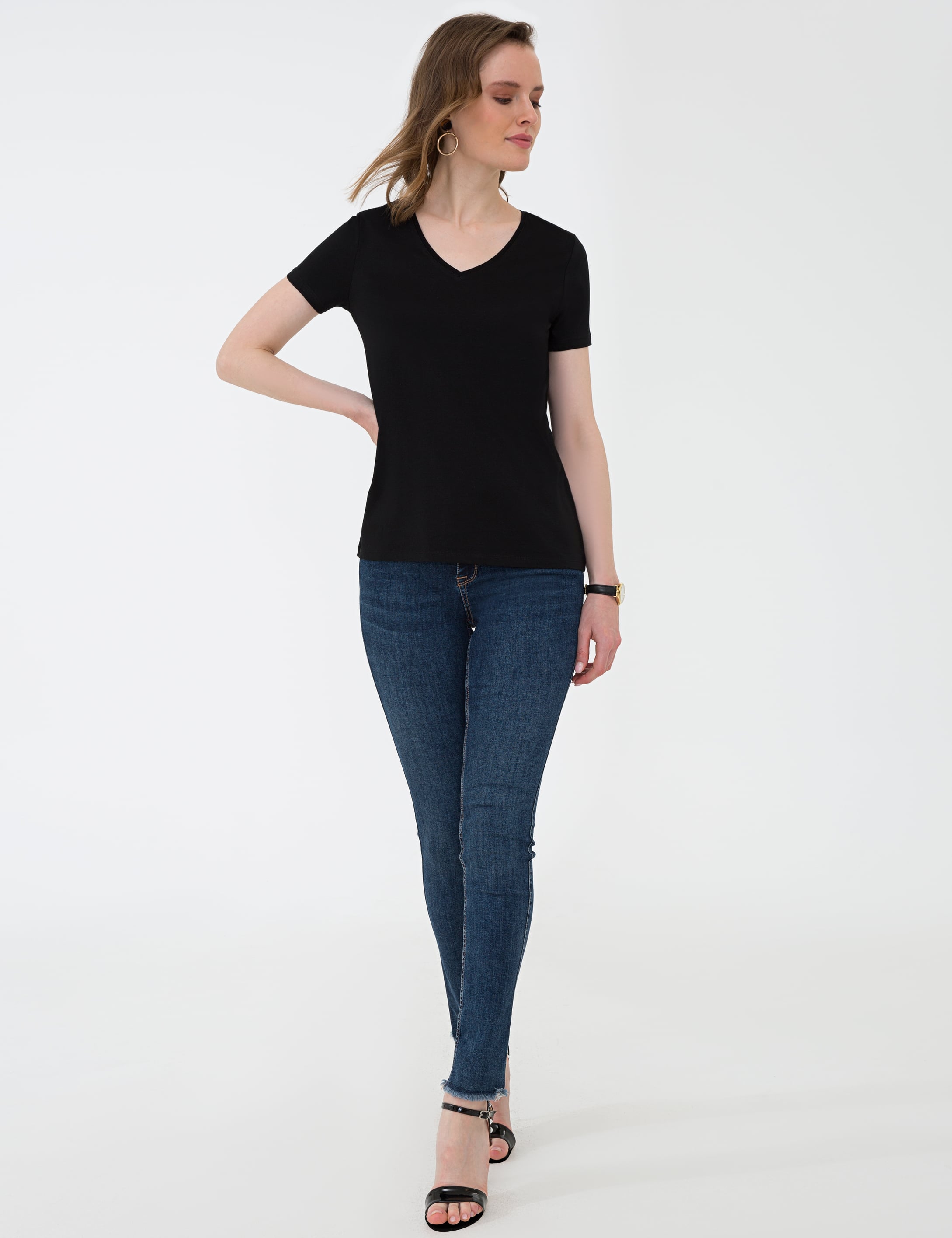 Siyah Regular Fit V Yaka Tişört