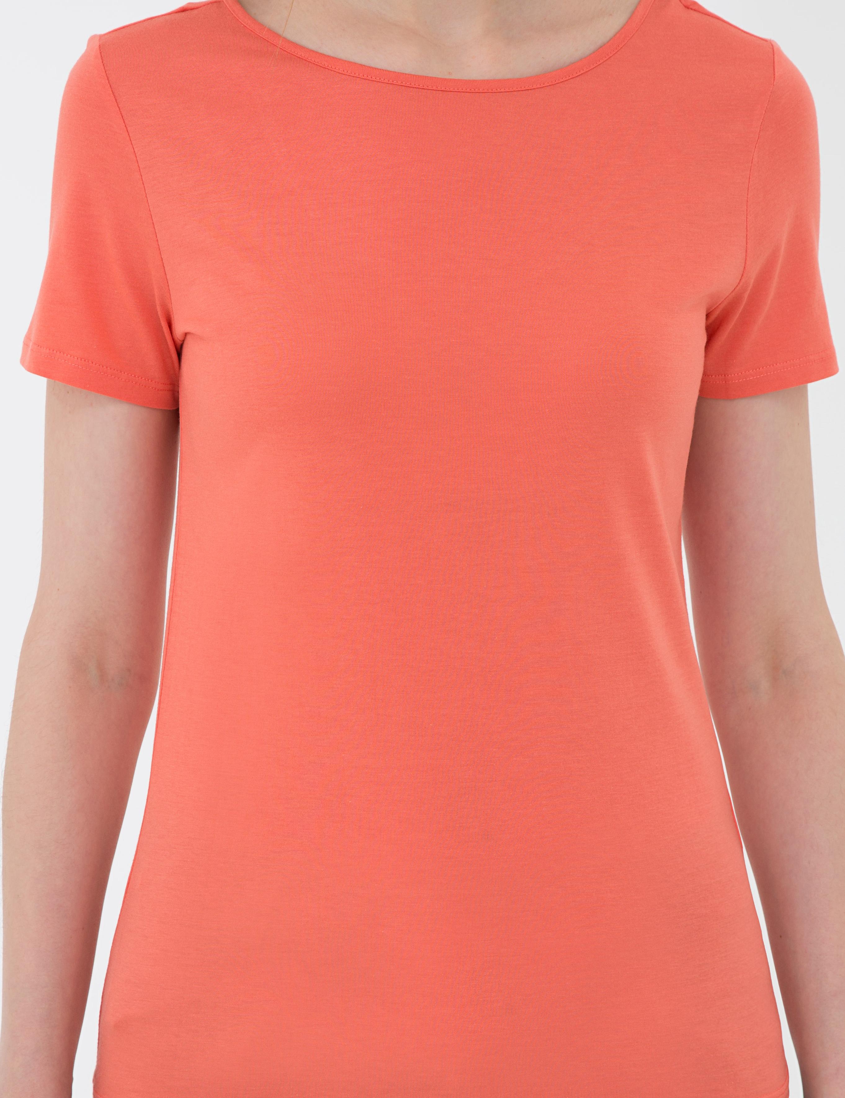 Nar Çiçeği Standart Fit Bisiklet Yaka Tişört