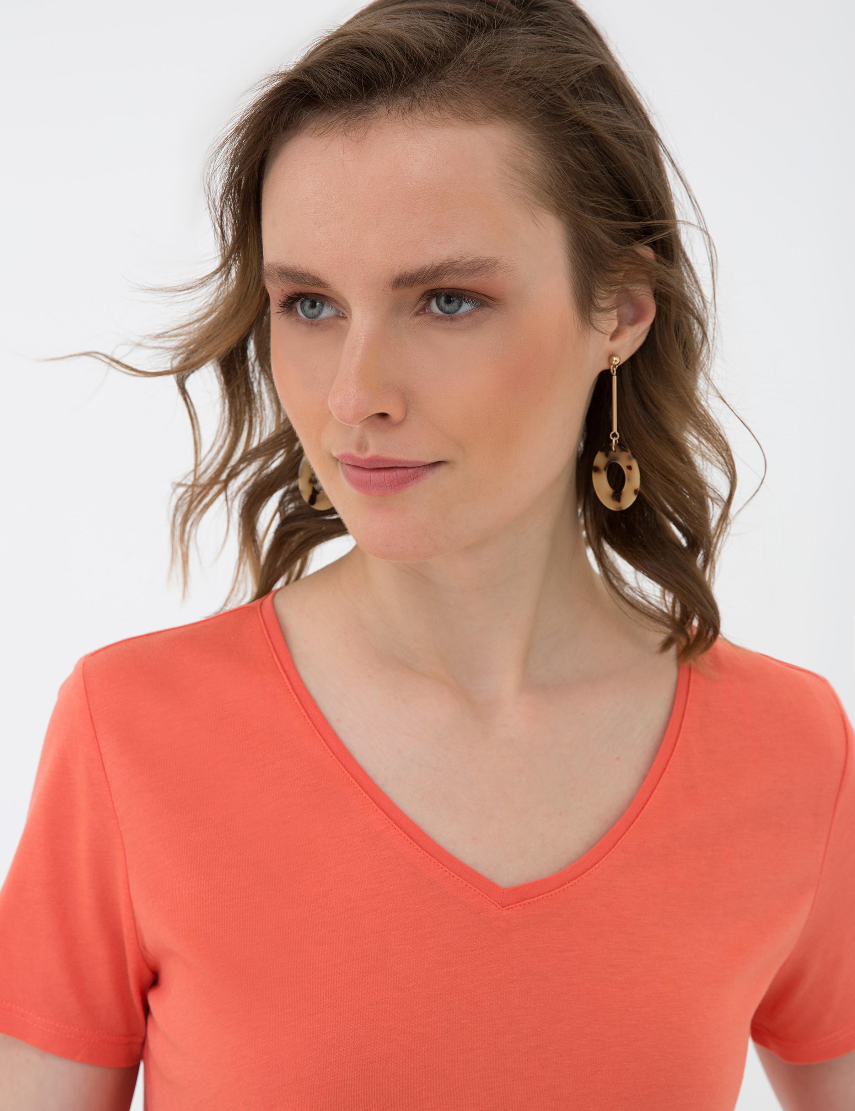 Nar Çiçeği Regular Fit V Yaka Tişört