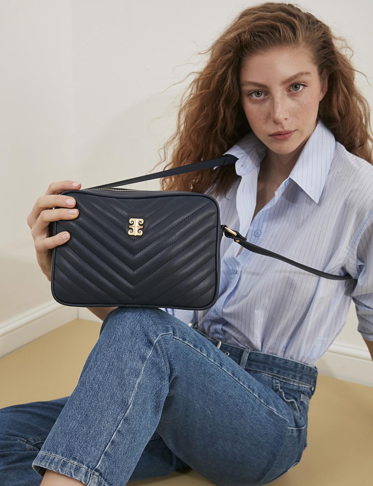 Lacivert Çapraz Çanta