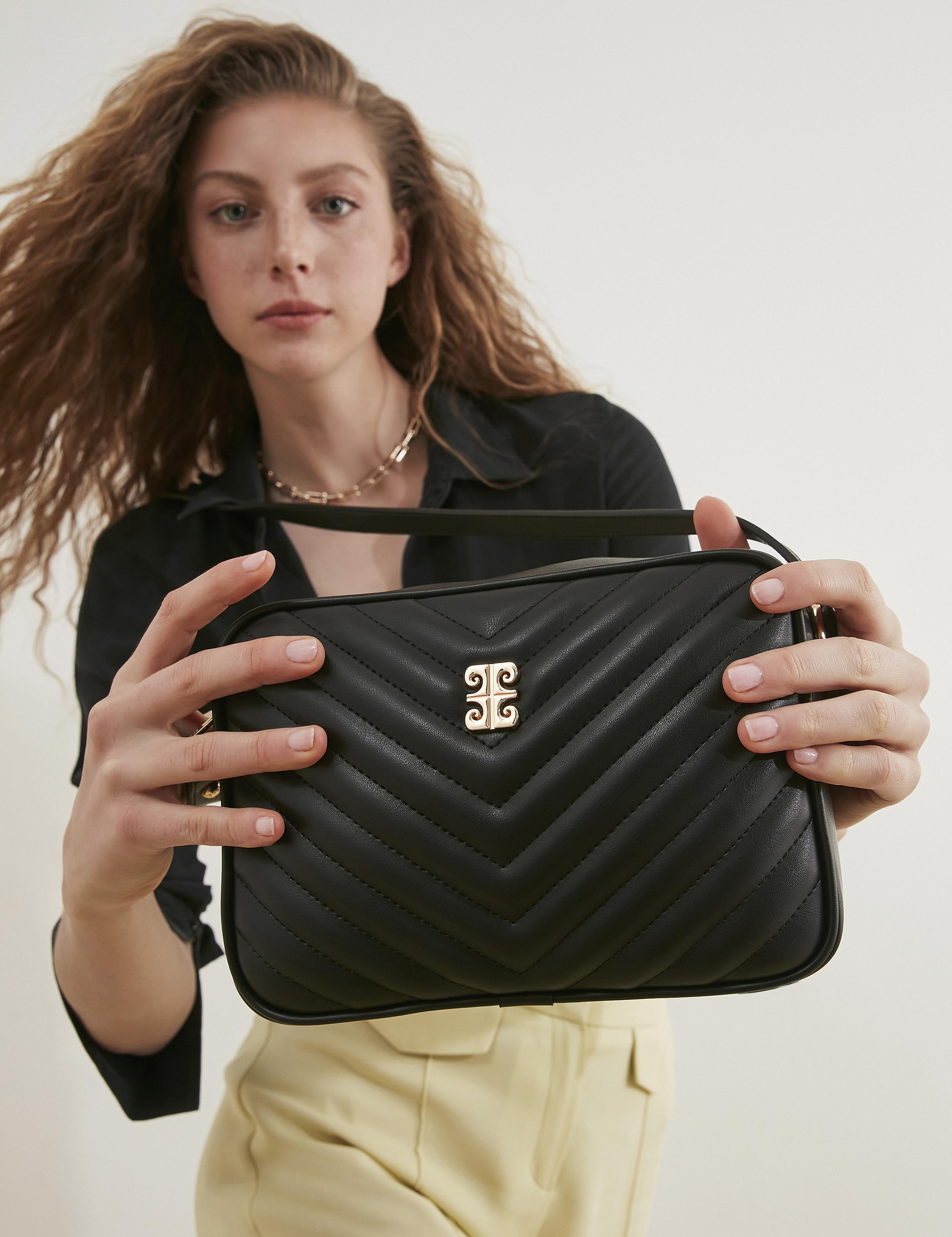 Siyah Çapraz Çanta