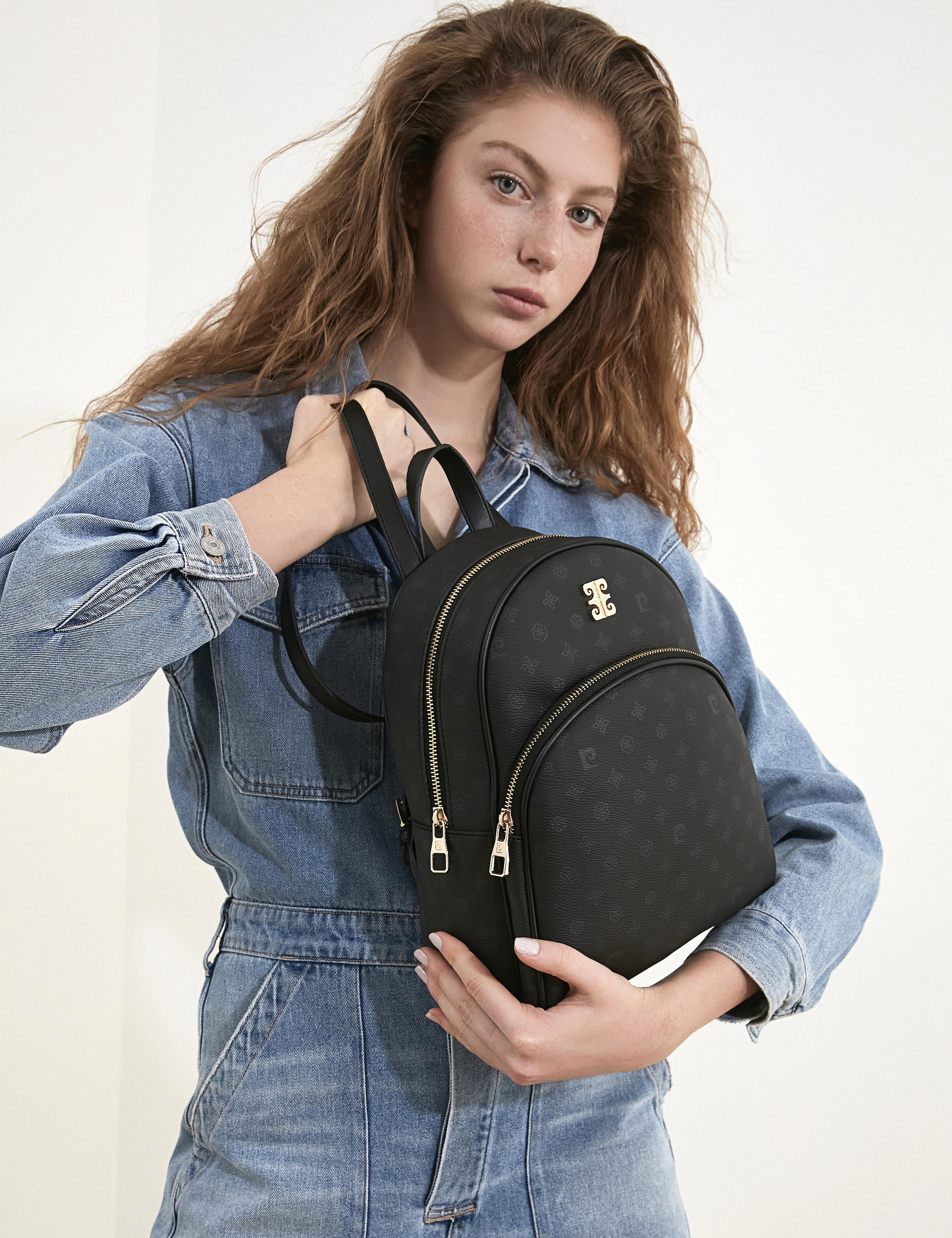 Siyah Sırt Çantası