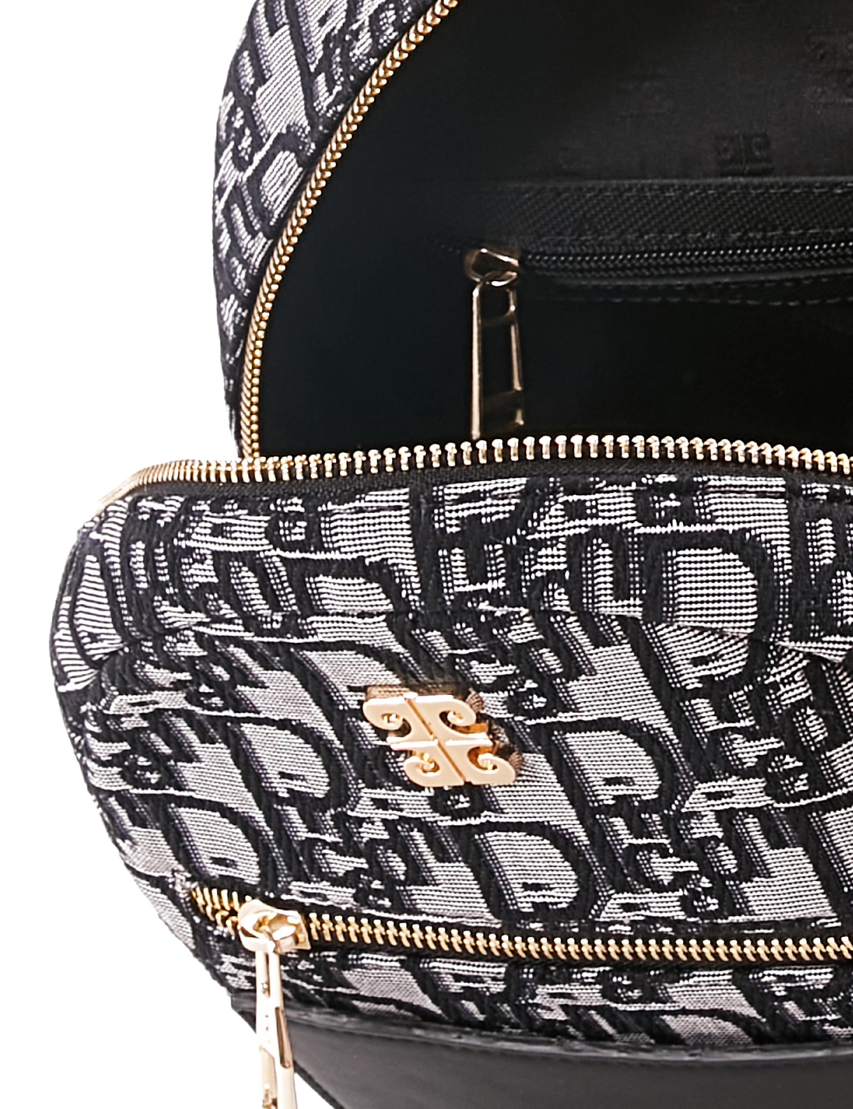 Siyah Sırt Çantası