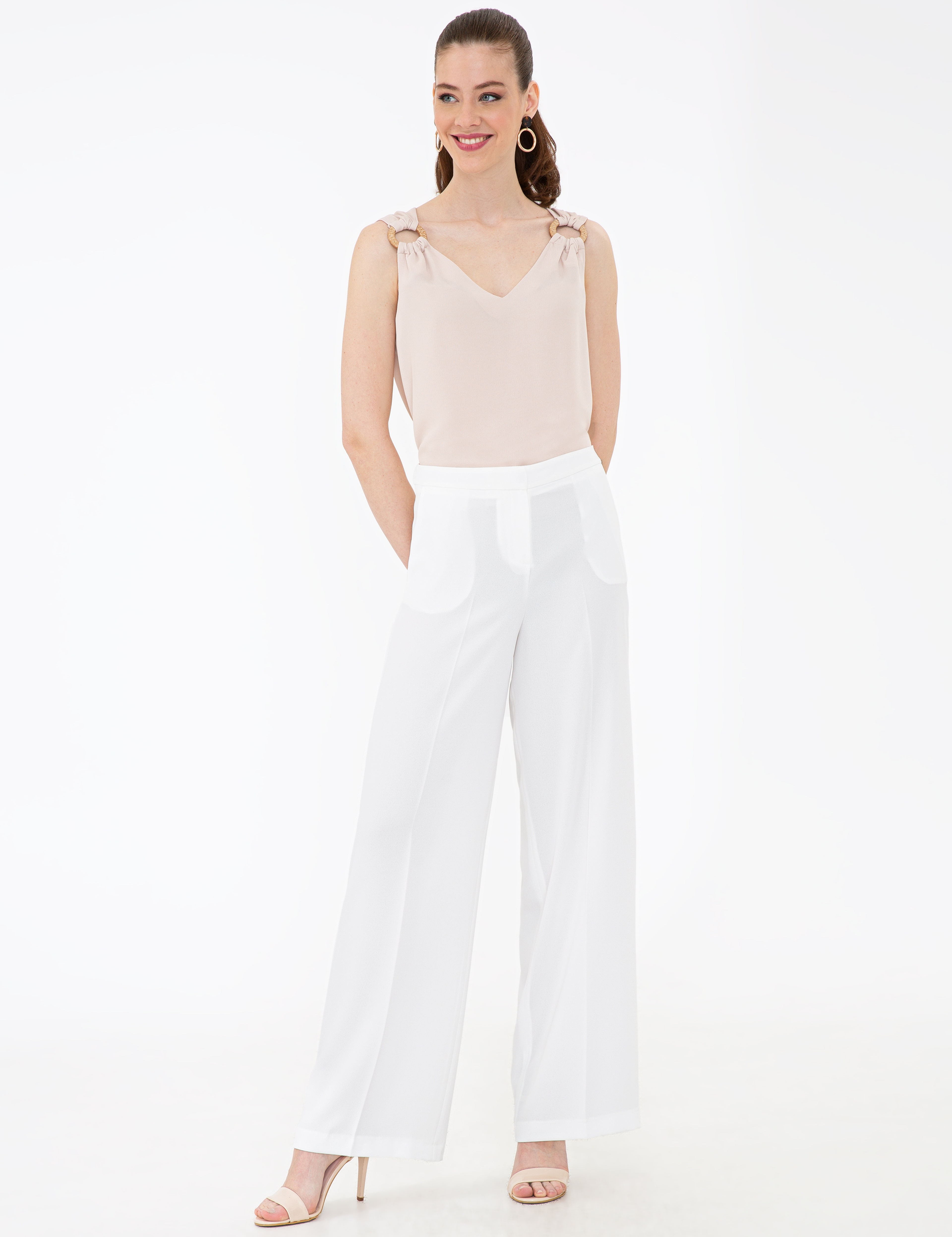 Beyaz Flare Fit Kumaş Pantolon - Image 3