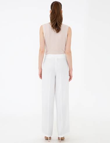 Beyaz Flare Fit Kumaş Pantolon