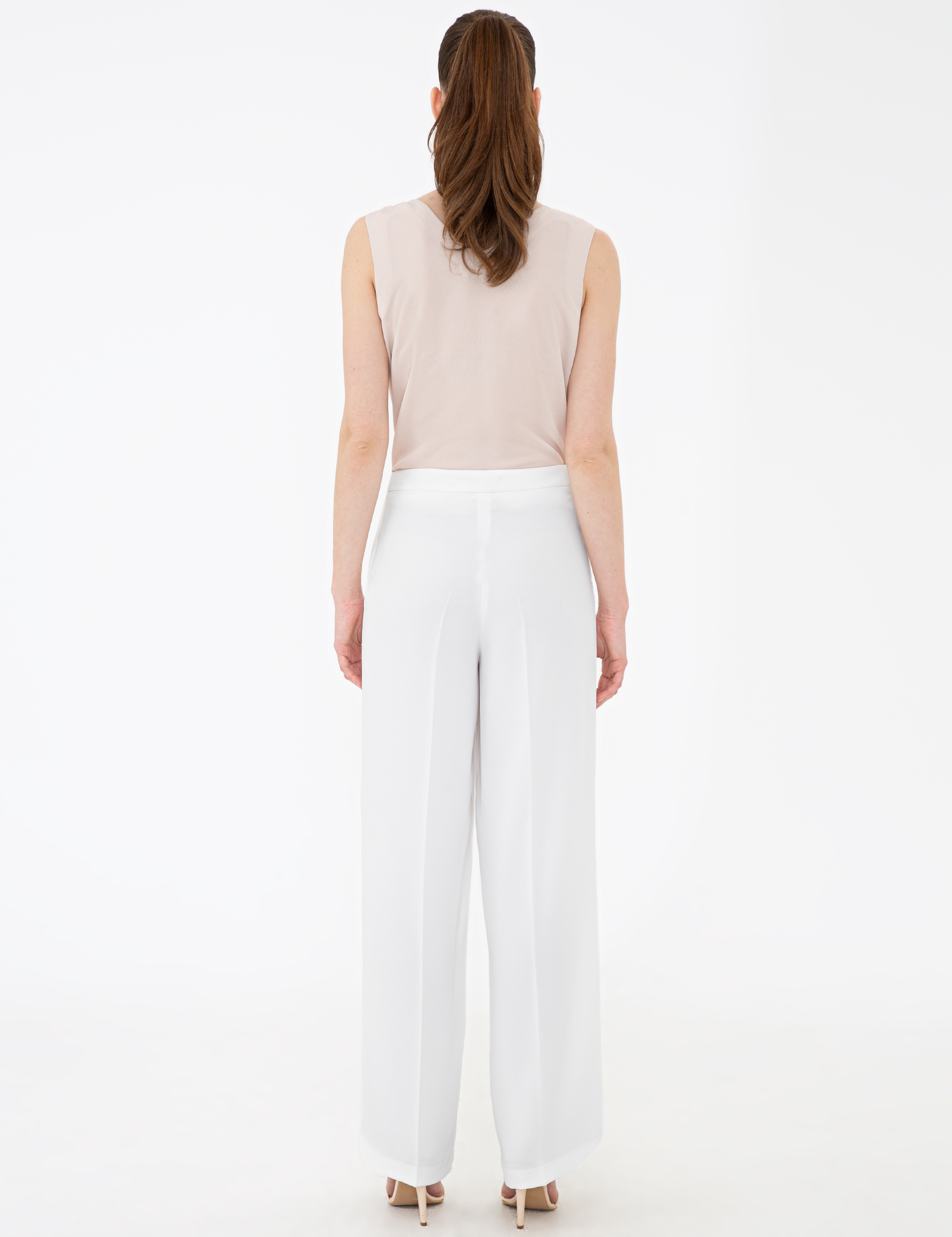 Beyaz Flare Fit Kumaş Pantolon - Image 4