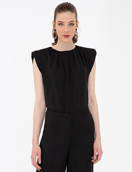 Siyah Standart Fit Bisiklet Yaka Zıbınlı T-Shirt - 50243329001