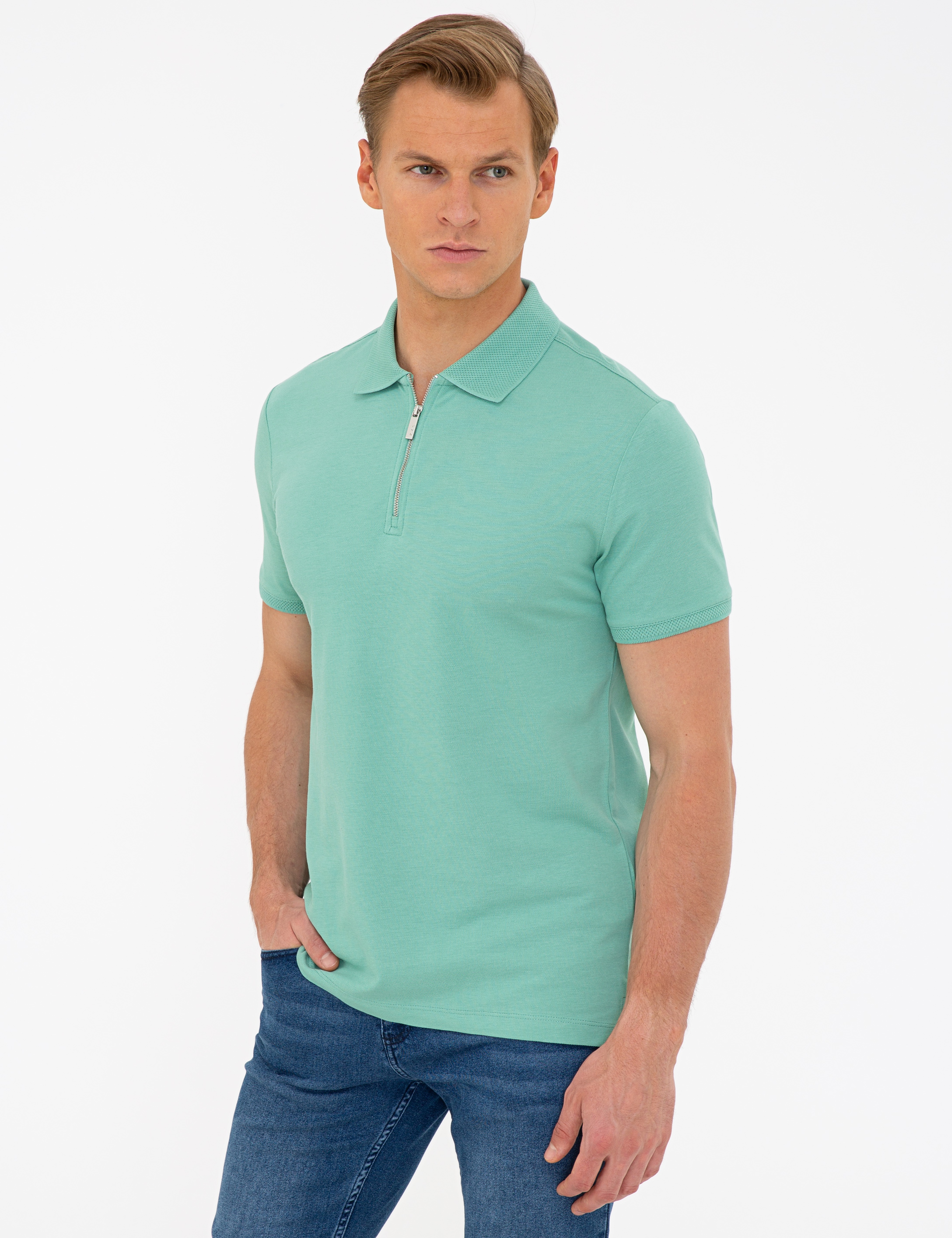Çağla Slim Fit Fermuar Detaylı Polo Yaka Tişört