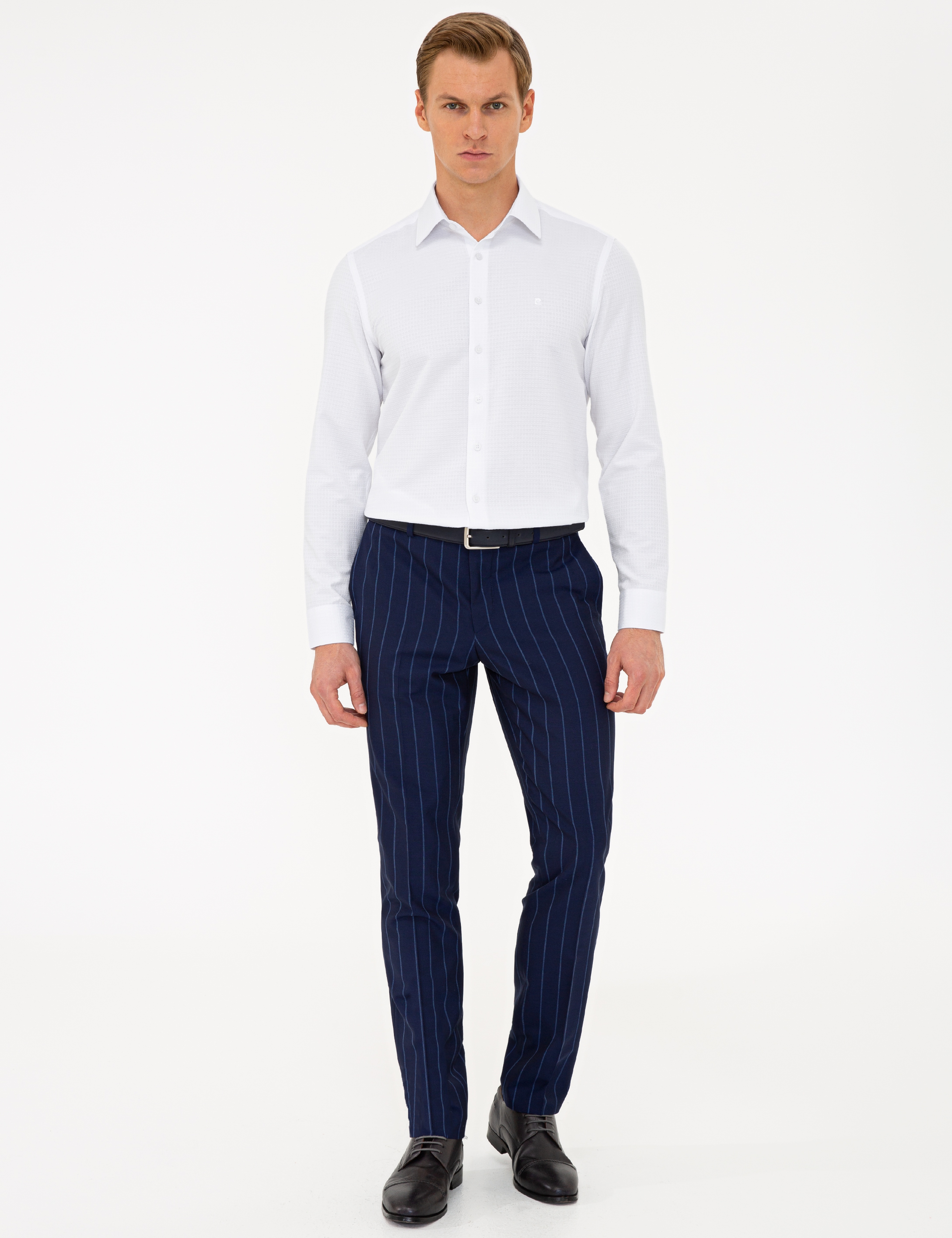Beyaz Slim Fit Armürlü Gömlek