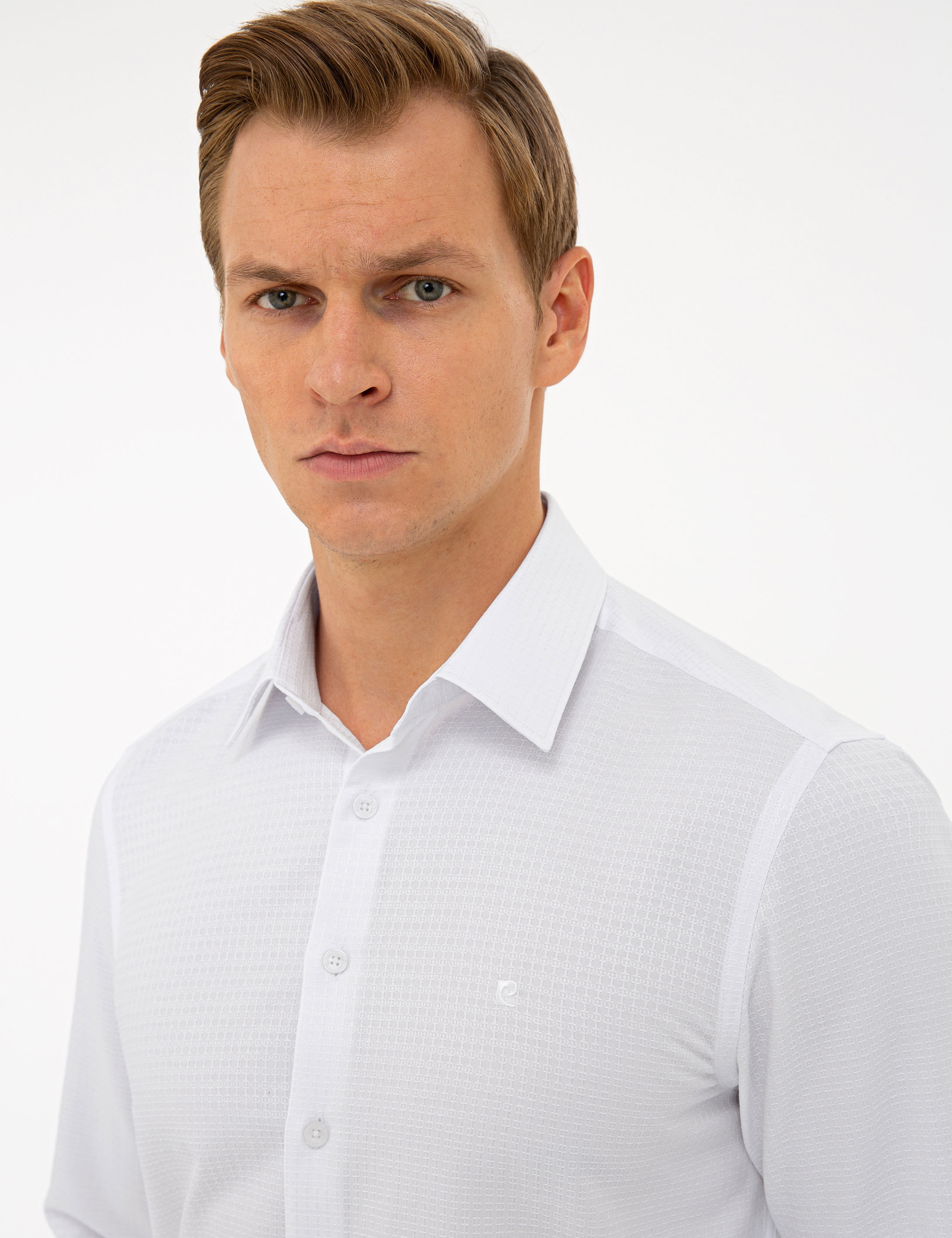 Beyaz Slim Fit Armürlü Gömlek